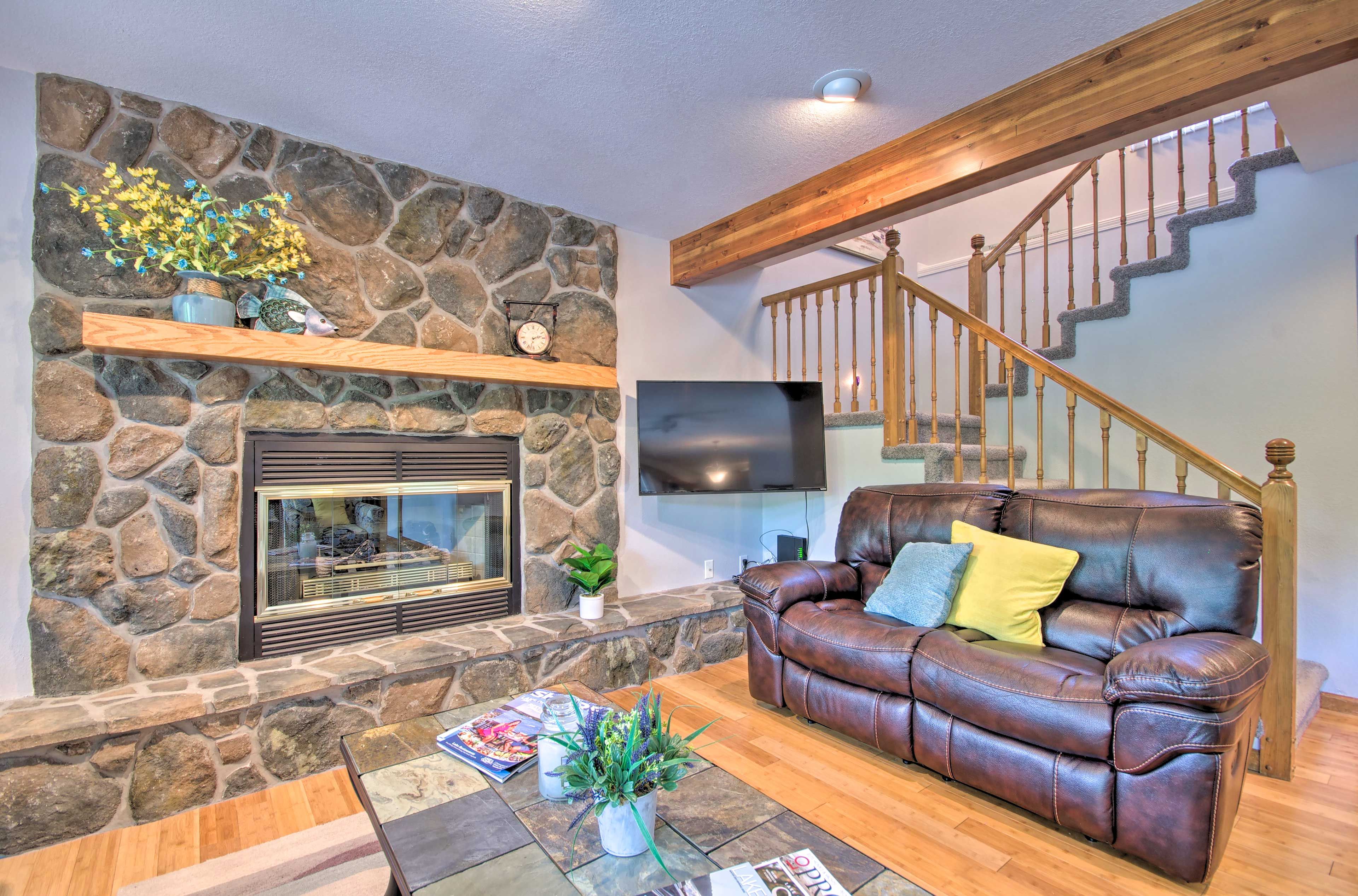Main Living Room | Wireless Internet | Central Air Conditioning