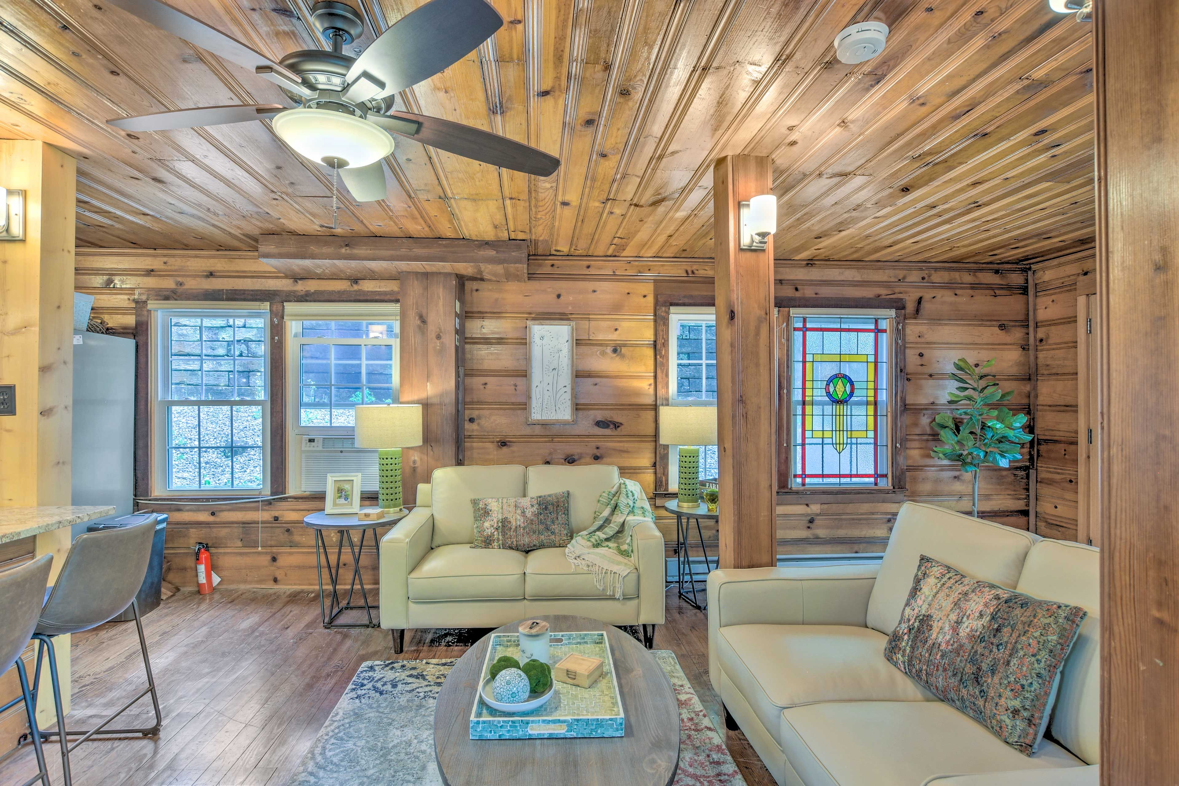 Living Room | Free WiFi