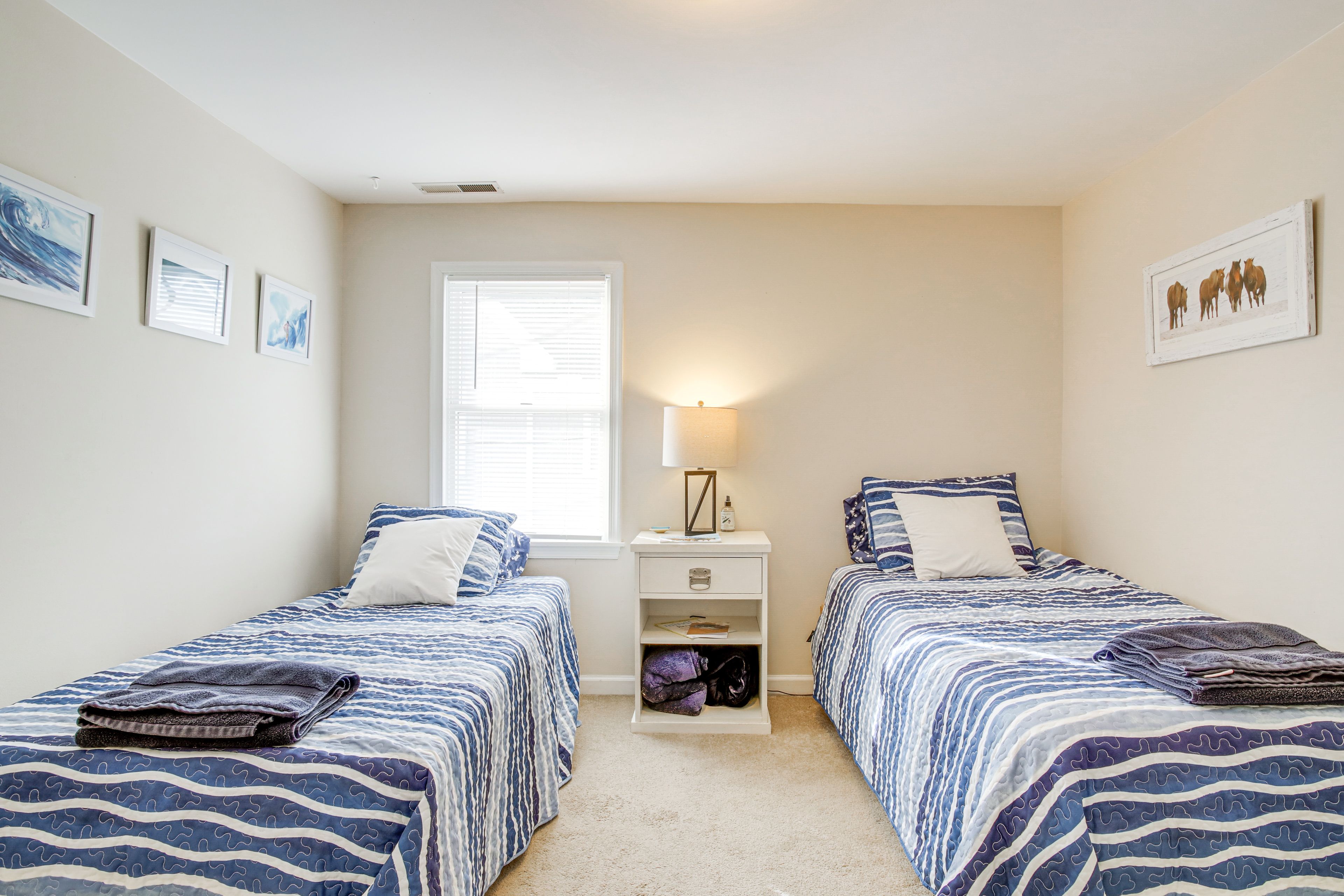 Bedroom 2 | 2 Twin Beds | 2nd Floor