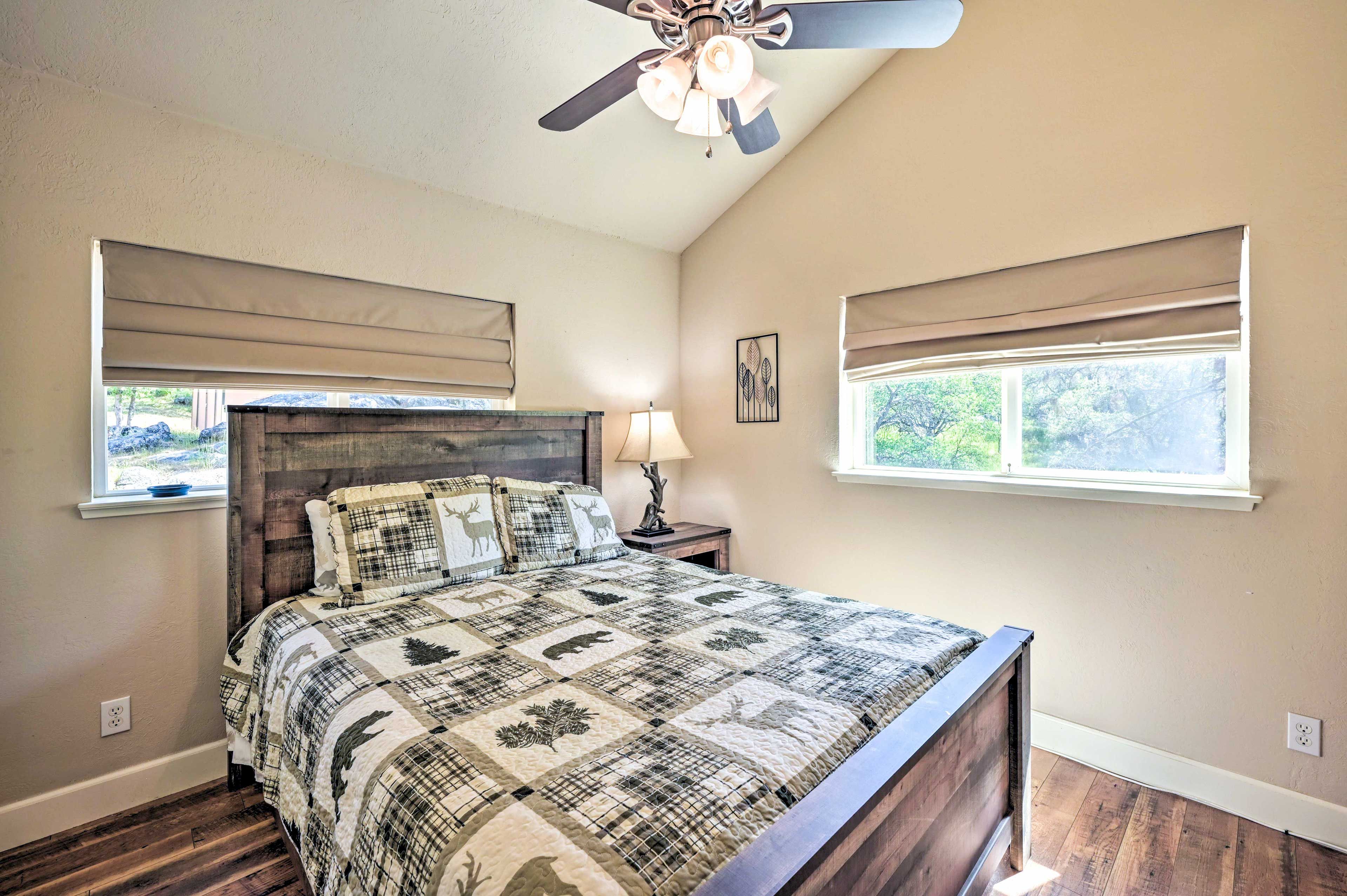 Bedroom 2 | Queen Bed | 1st Floor