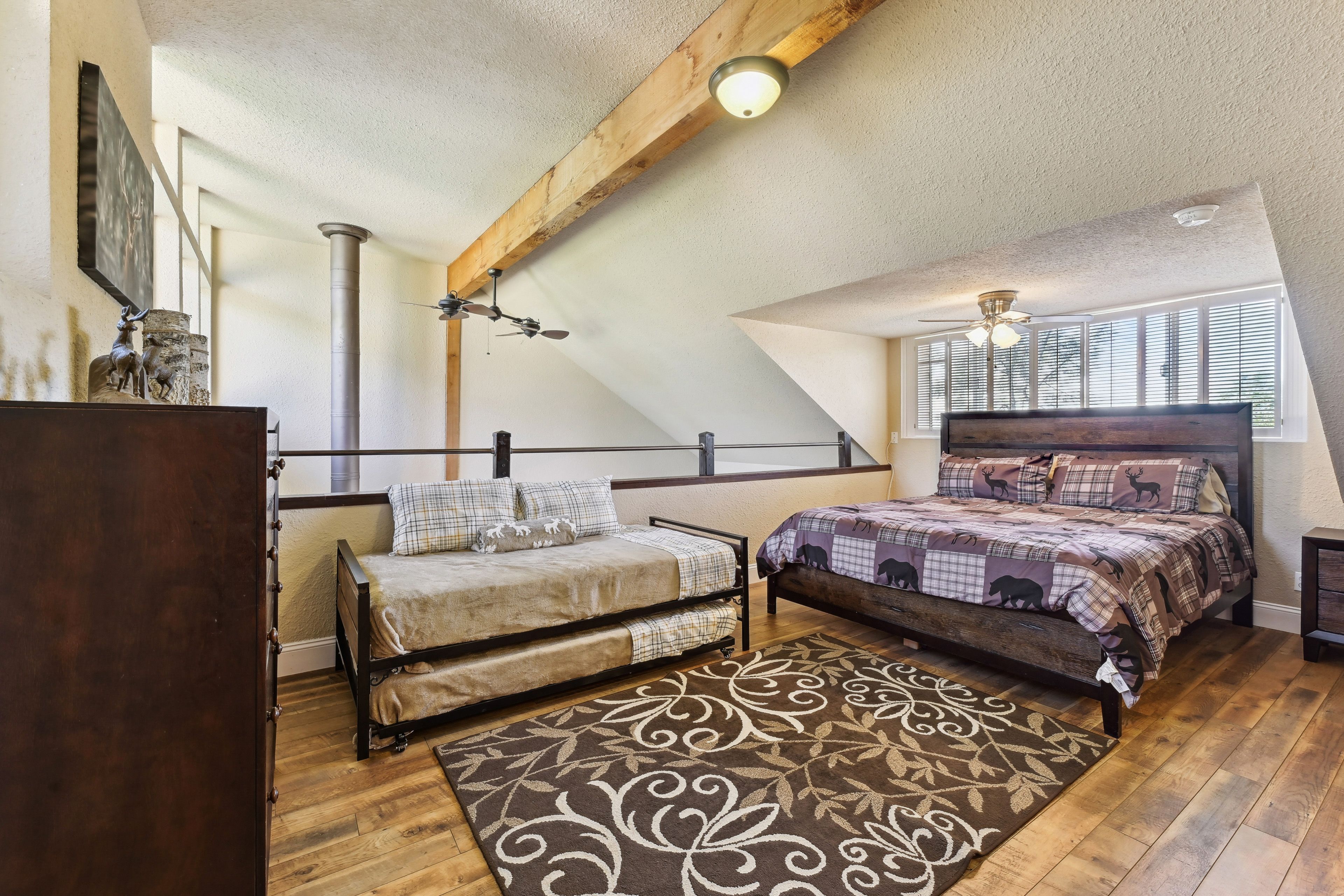 Bedroom 3 (Loft) | California King Bed | Twin Bed w/ Twin Trundle | 2nd Floor