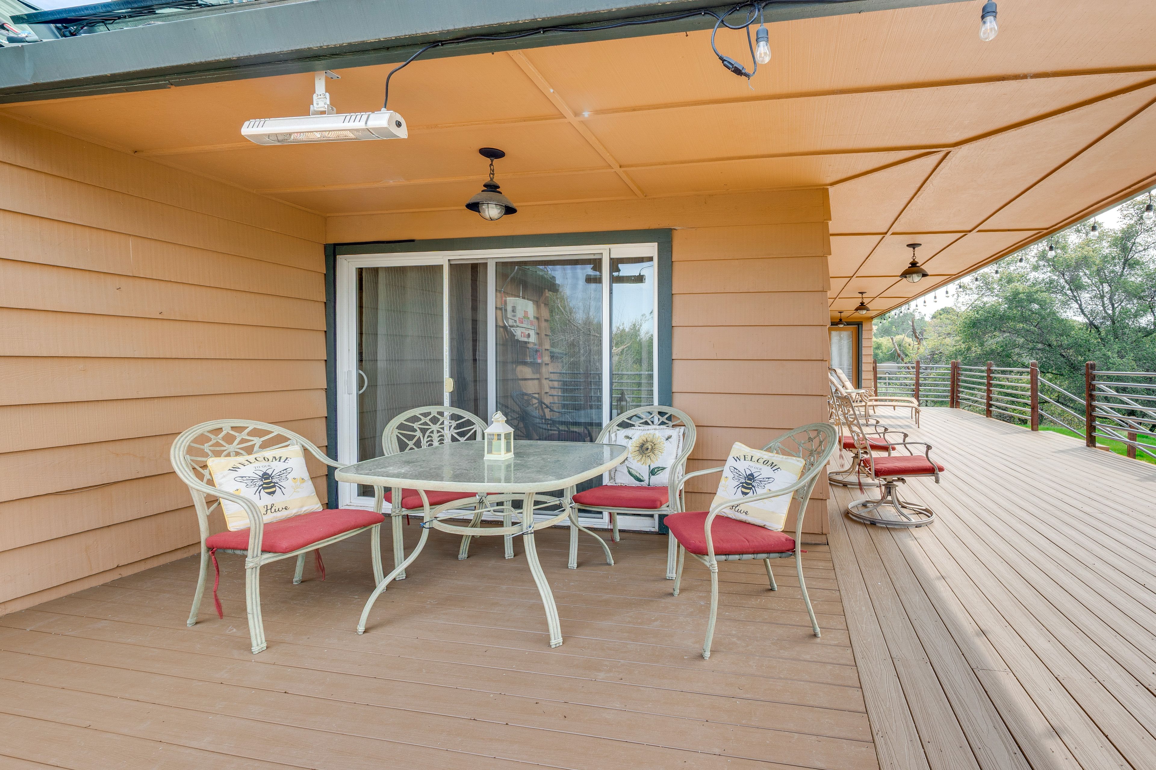 Deck | Outdoor Dining