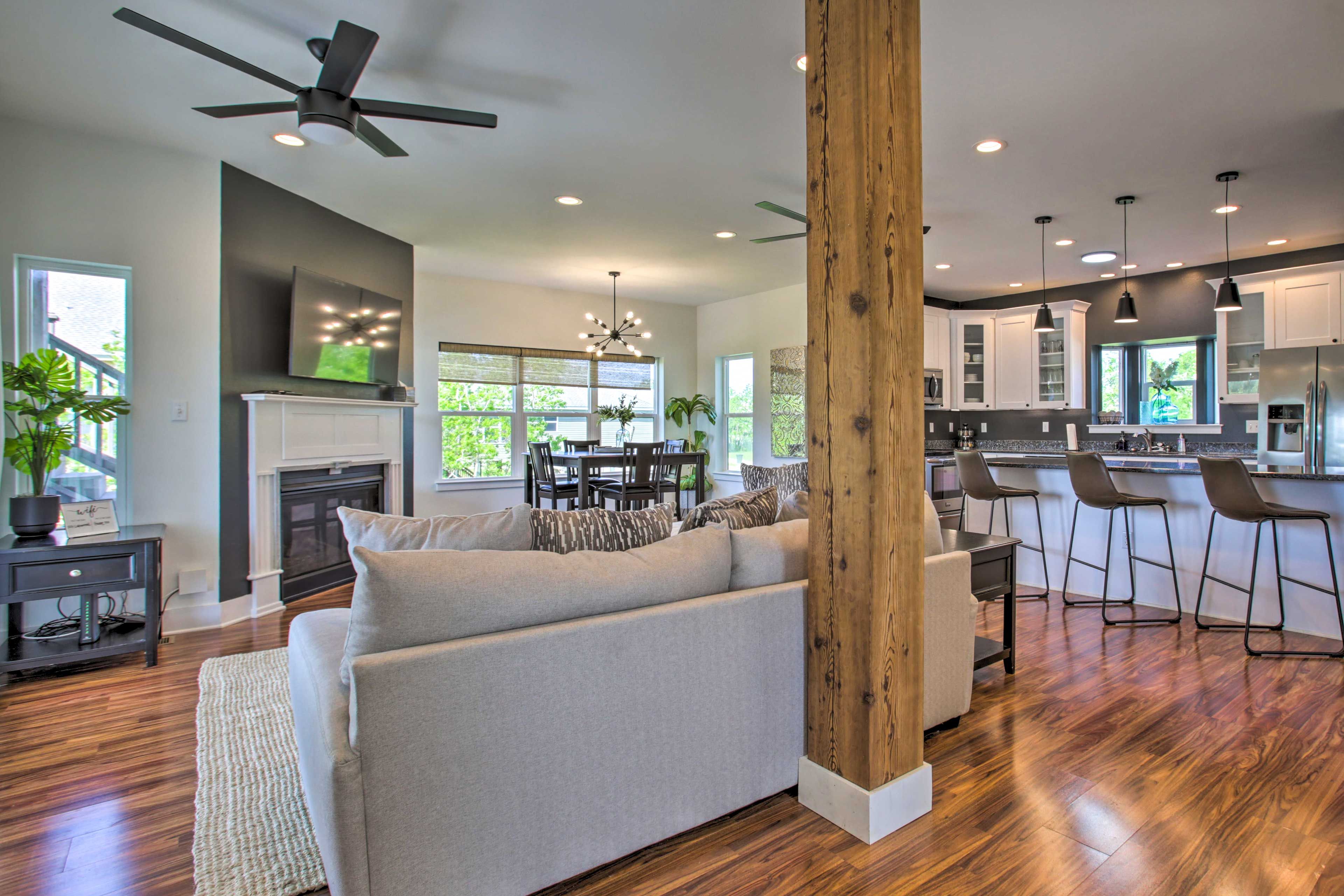 Living Room | Central A/C & Heat