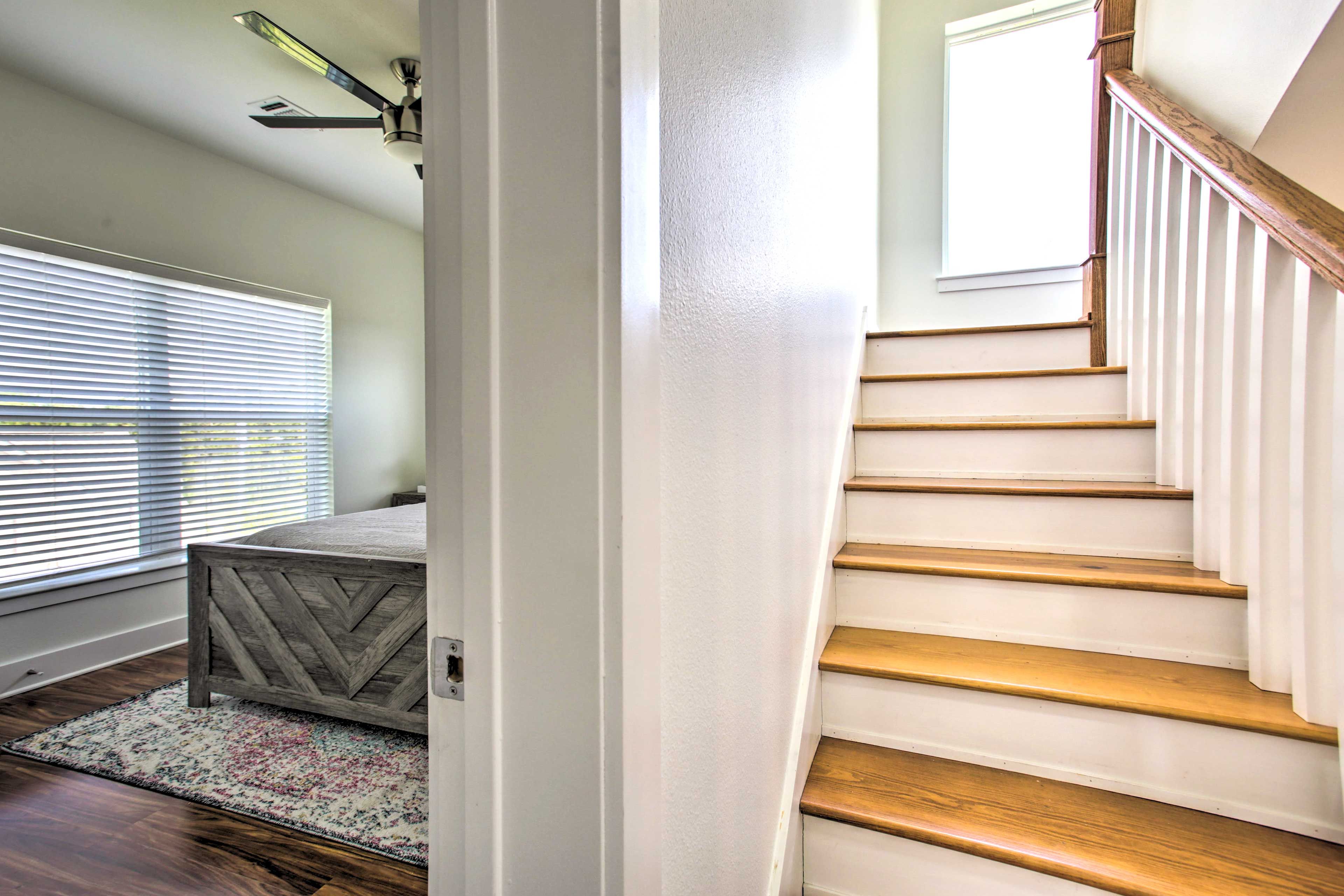 Internal Stairs | Elevator Available