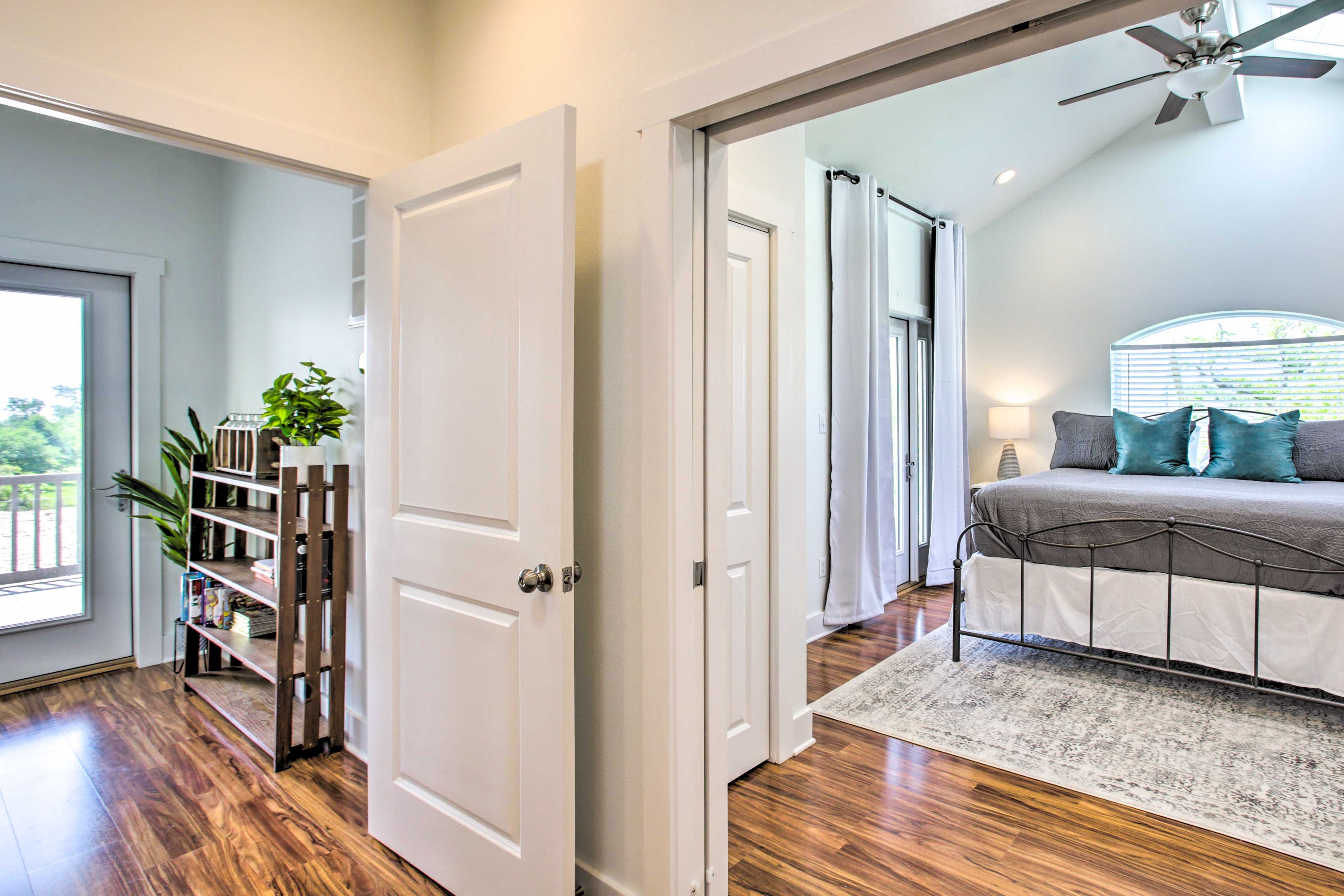 Bedroom 1 | King Bed