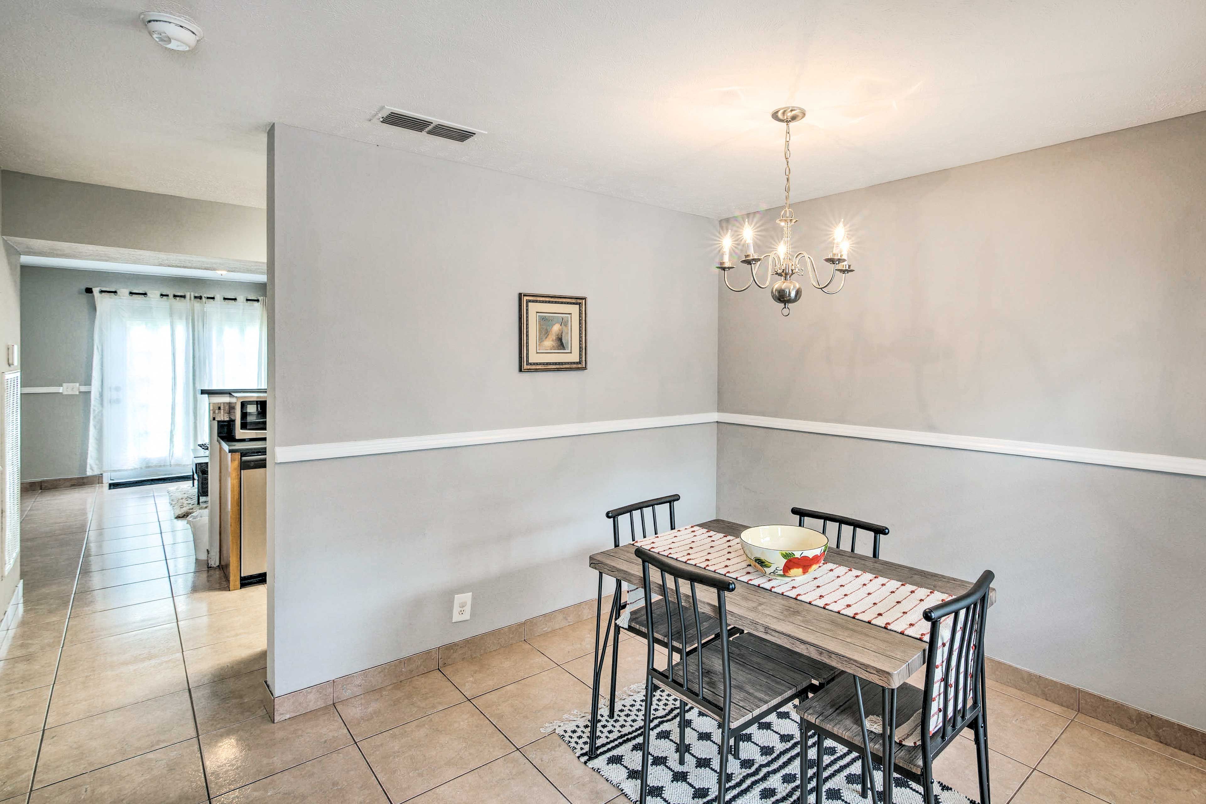Dining Area | Dishware & Flatware Provided