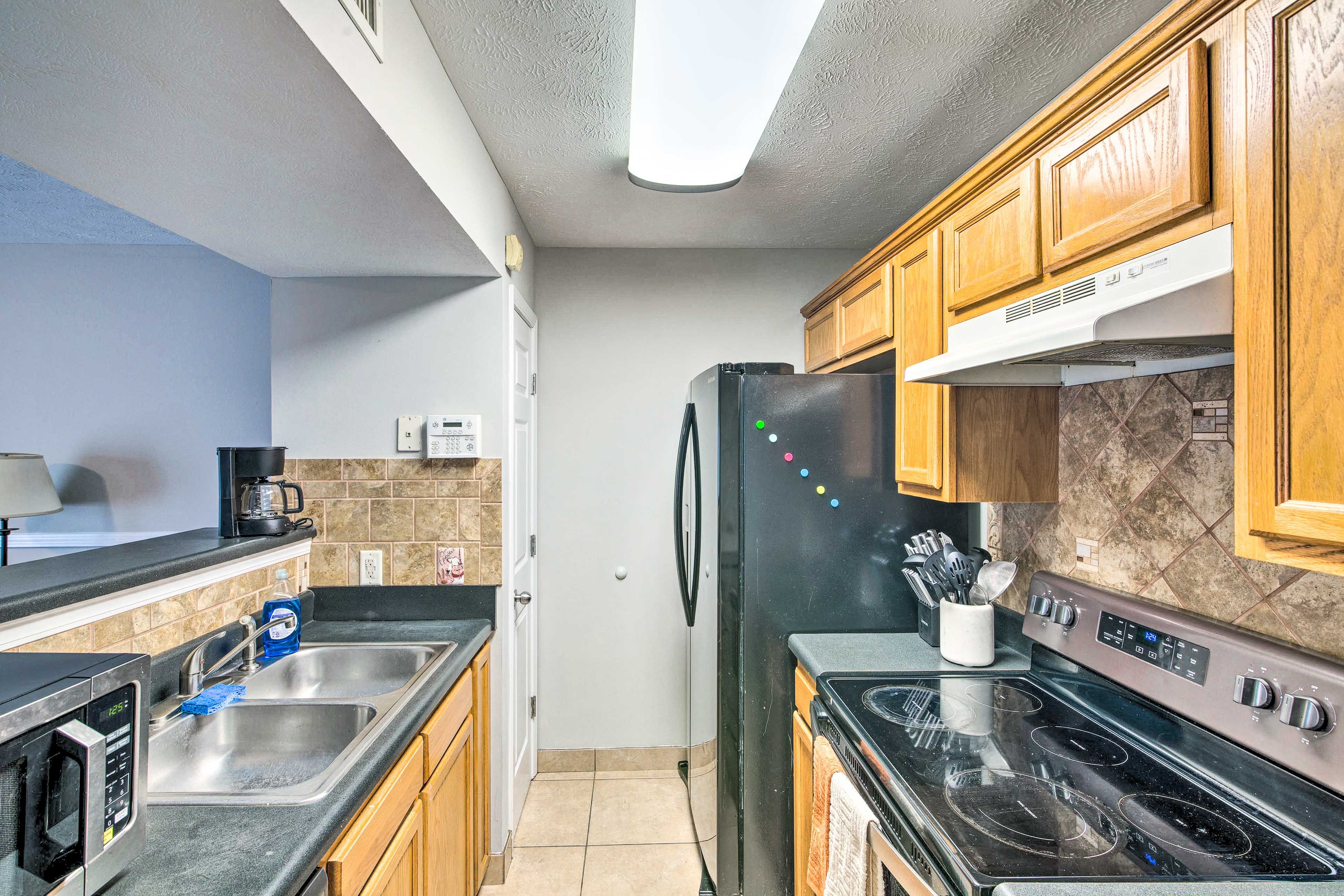 Kitchen | Equipped w/ Cooking Basics