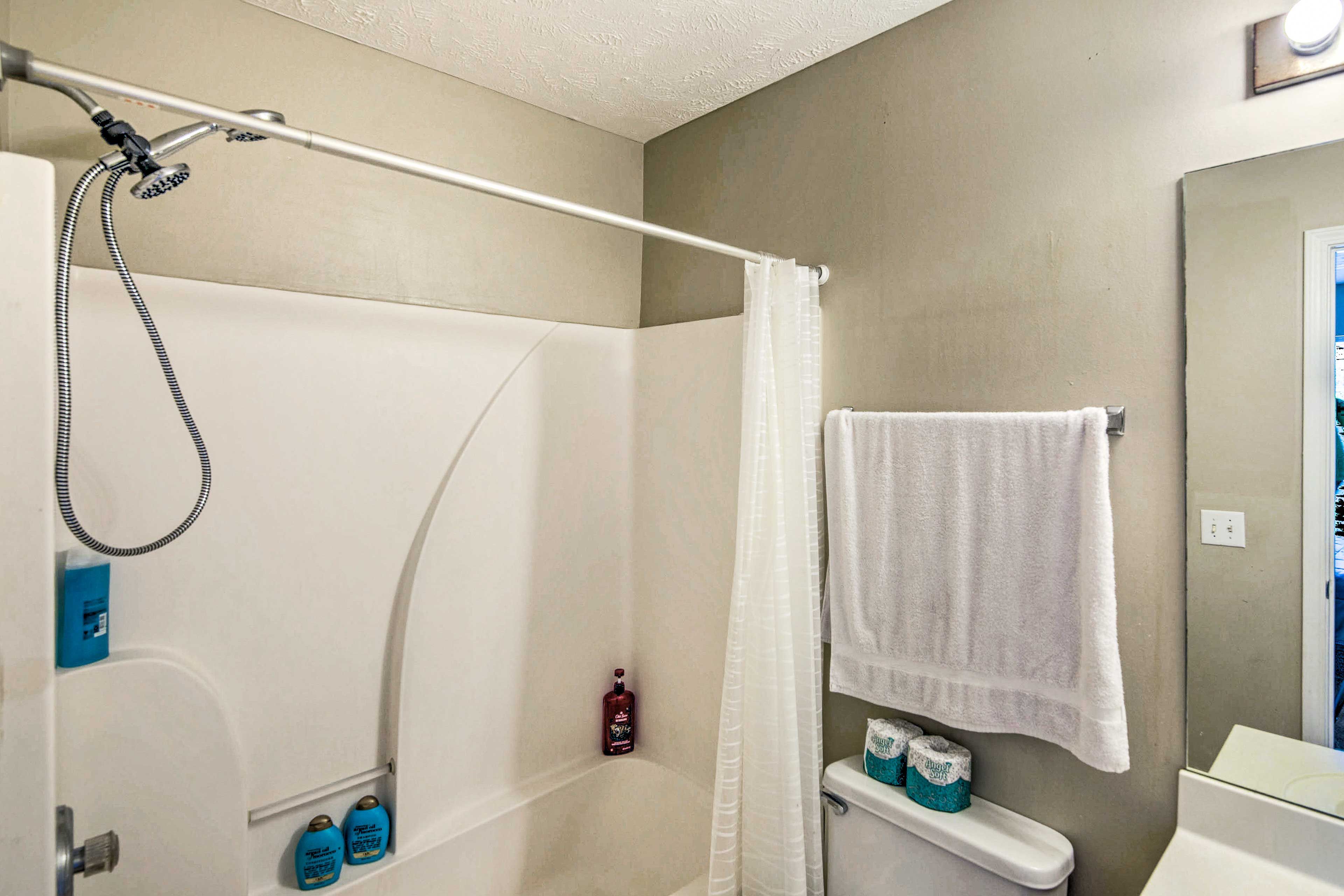 En-Suite Bathroom | Complimentary Toiletries
