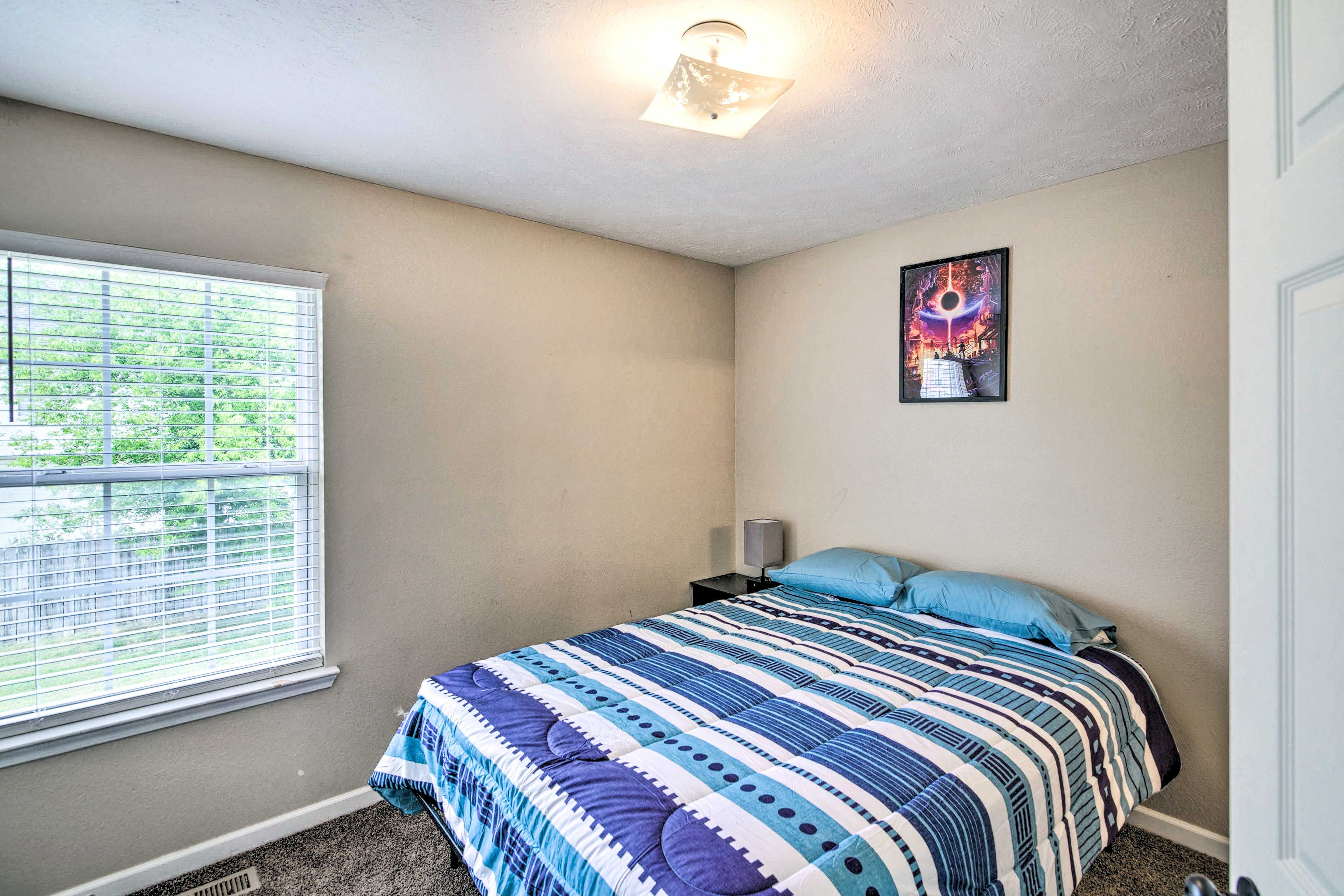 Bedroom 2 | Queen Bed