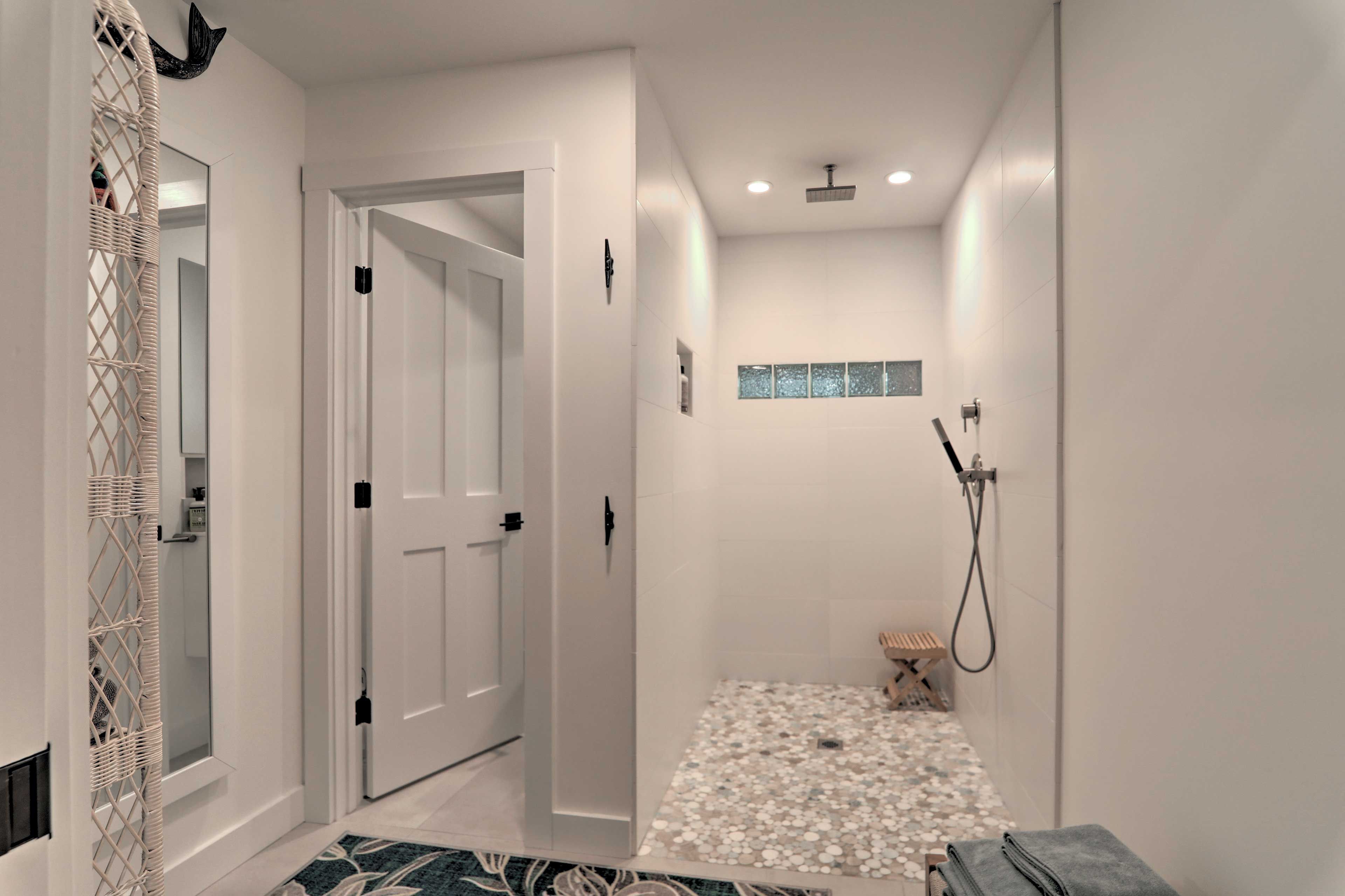 Full Bathroom | Roll-In Shower