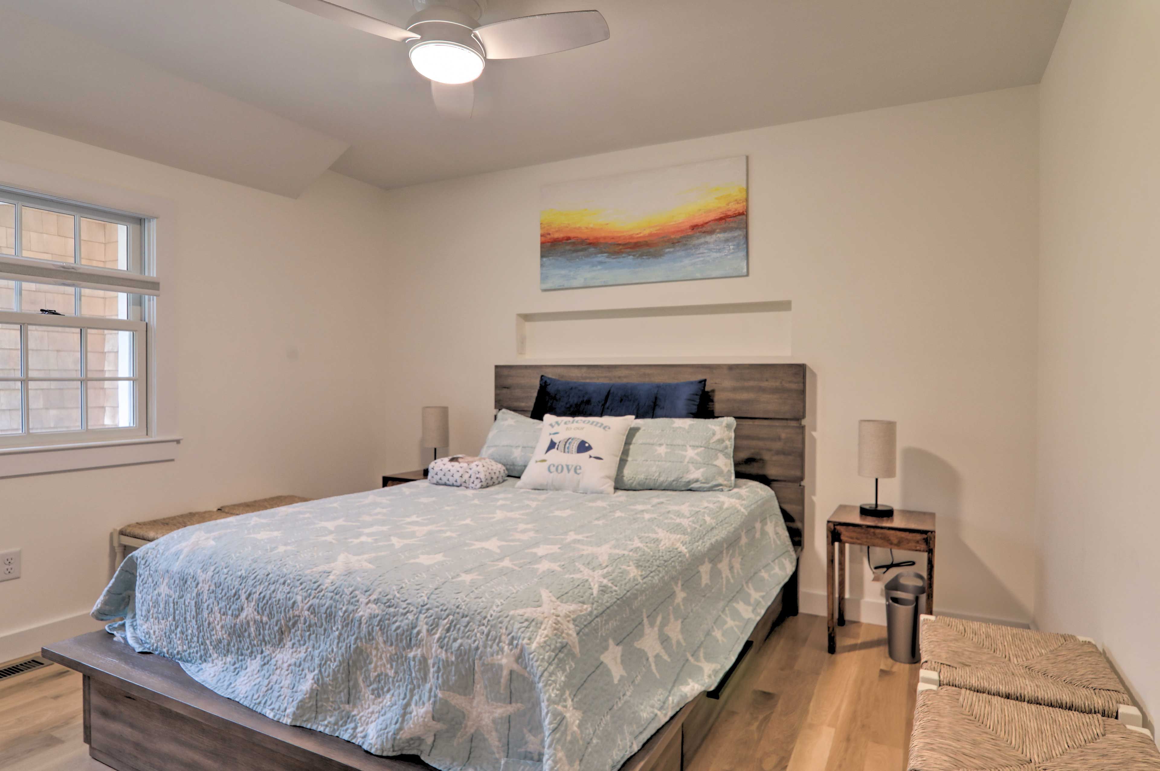 Bedroom 1 | Queen Bed