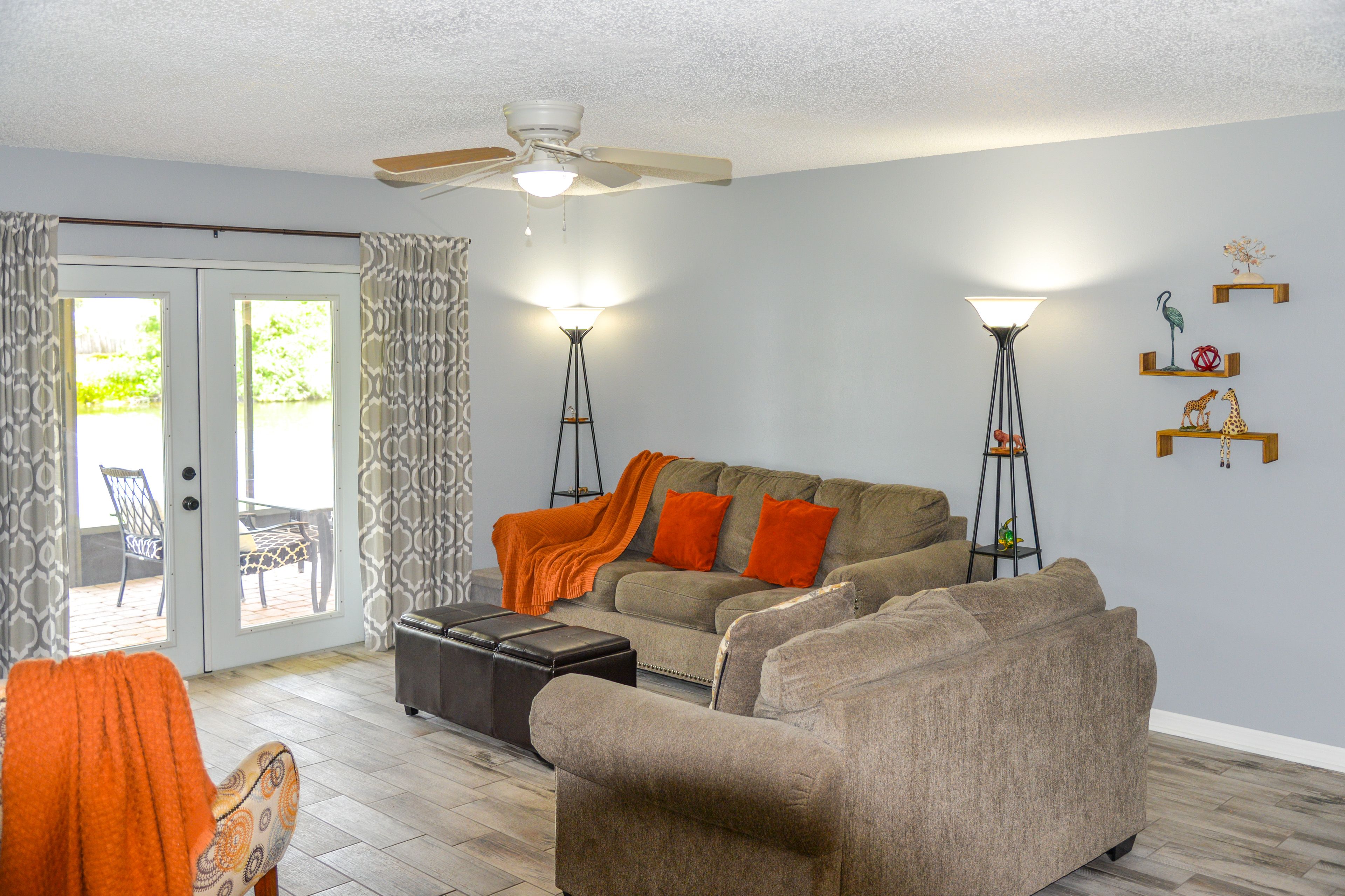 Living Room | Free WiFi | Central A/C