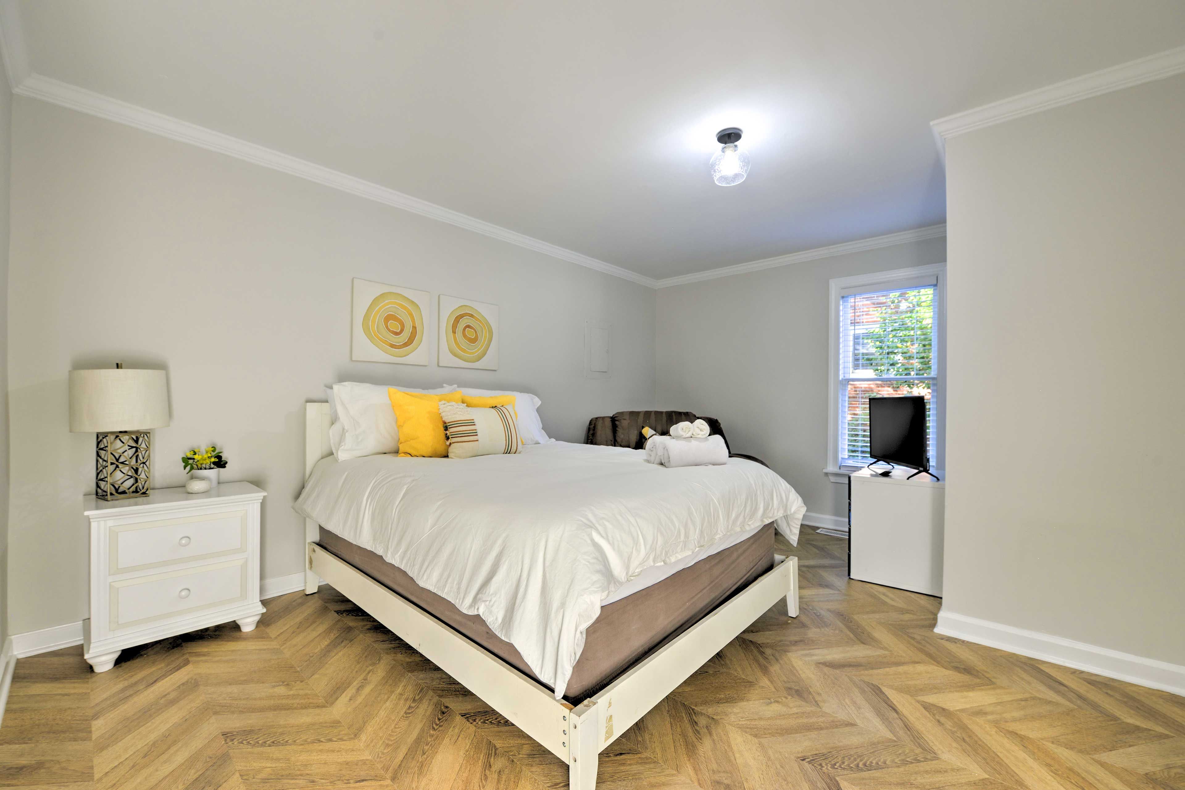 Bedroom 2 | Queen Bed
