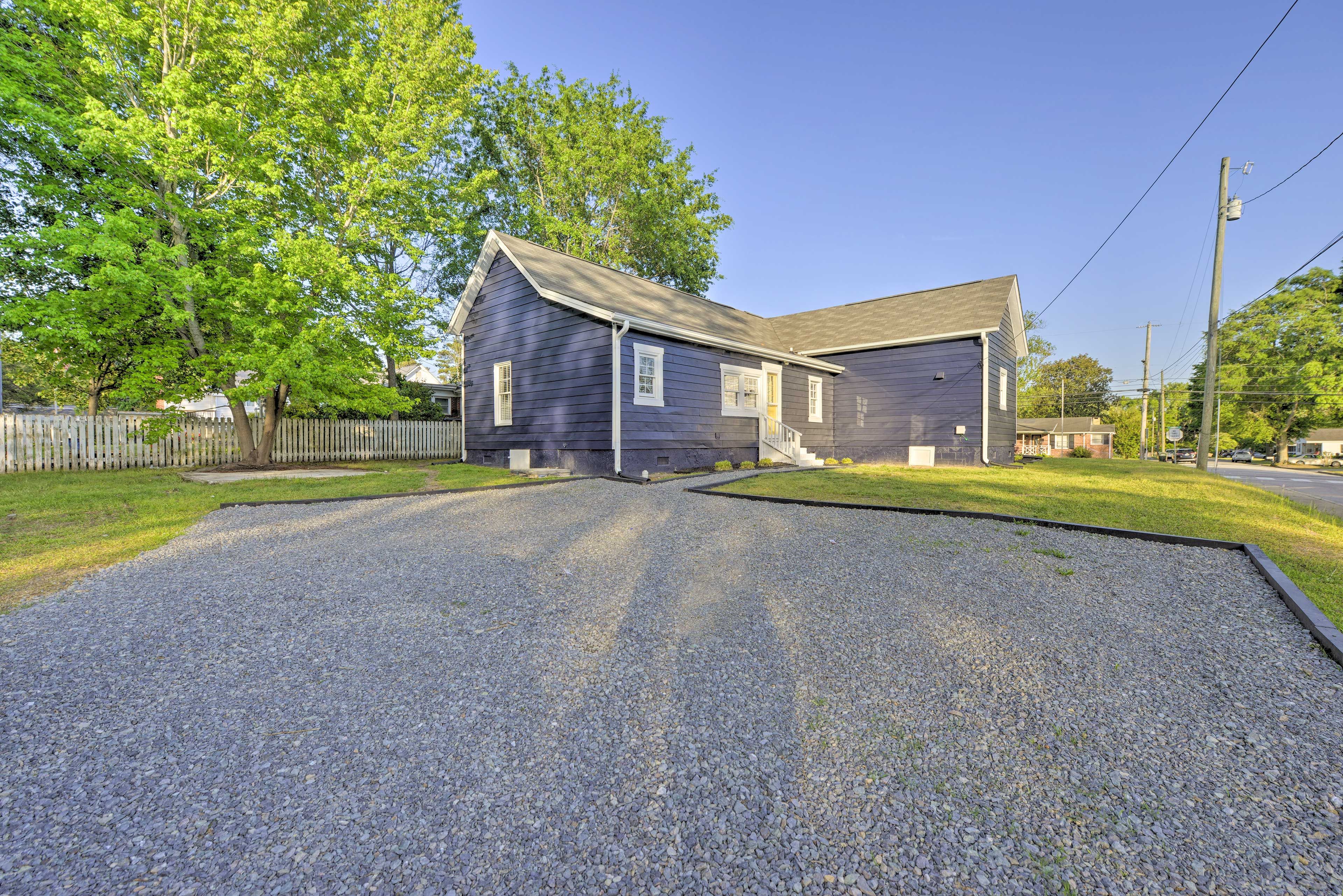 Parking | Driveway (3 Vehicles)