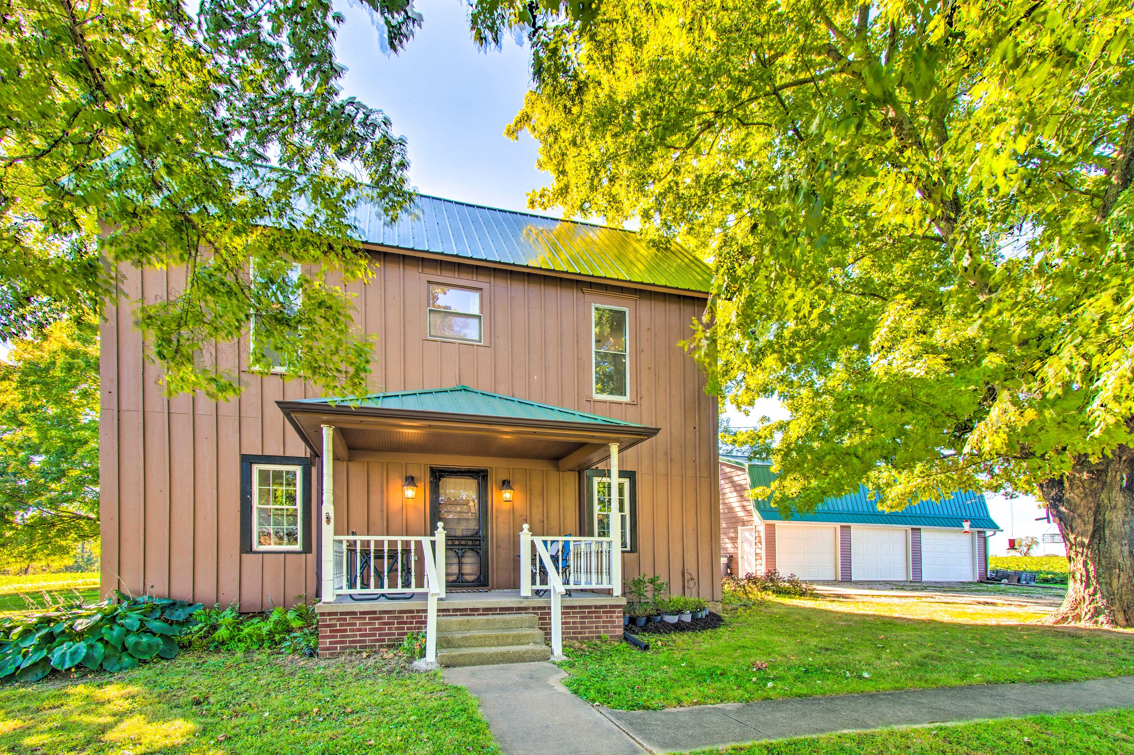 Marshall Vacation Rental | 5BR | 2.5BA | 1,872 Sq Ft | Stairs Required