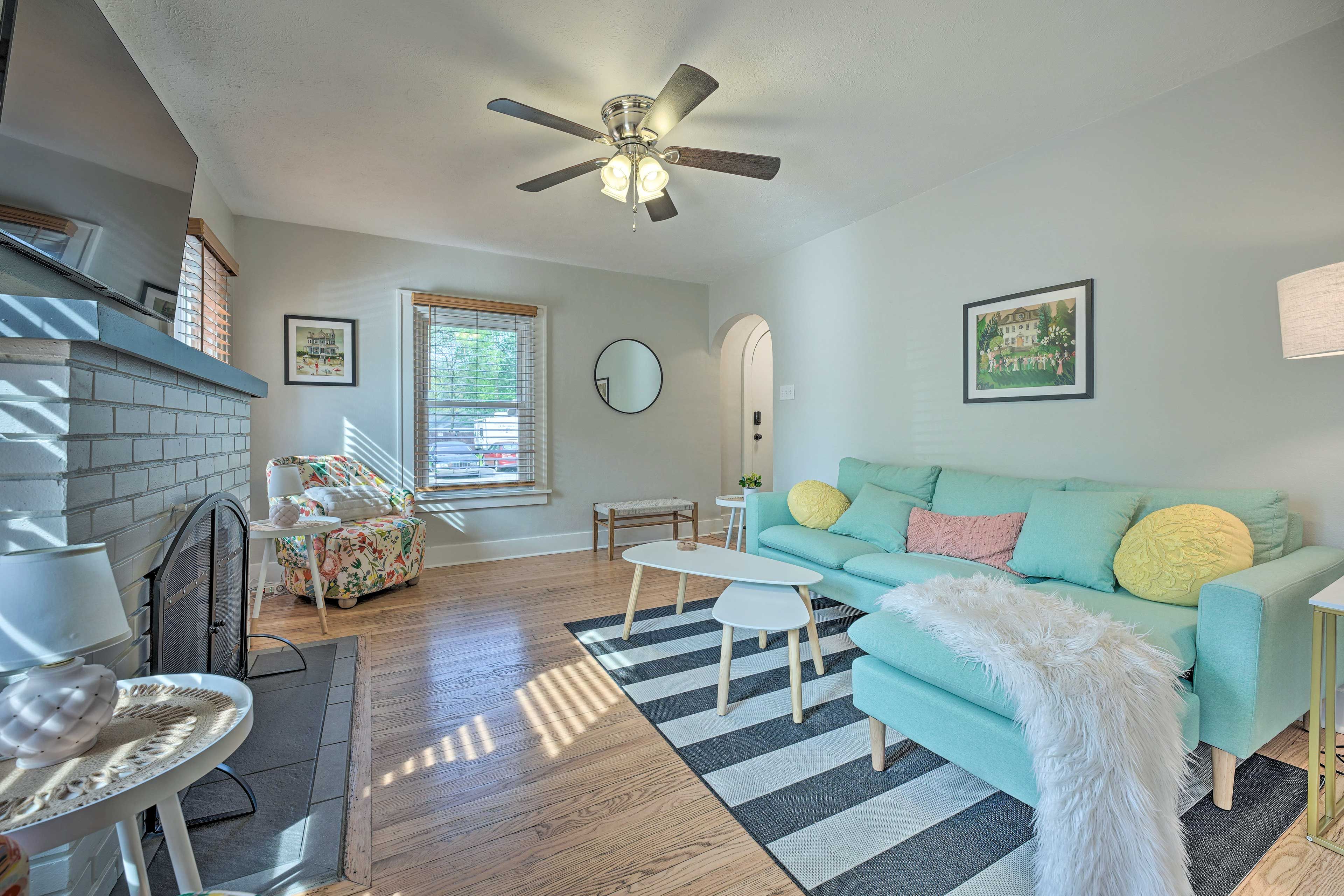 Living Room | Free WiFi | Smart TV