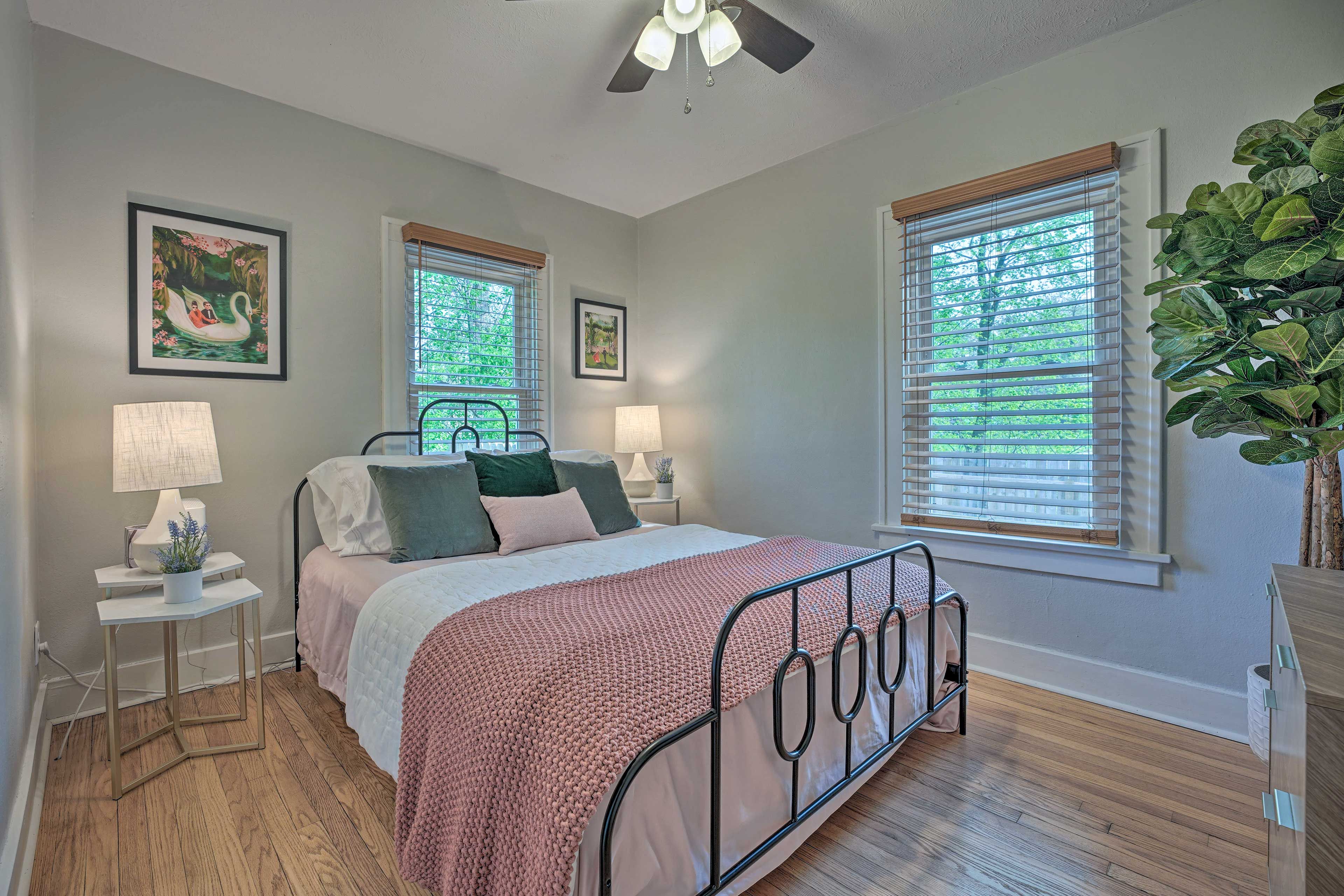 Bedroom 1 | Queen Bed | Linens Provided