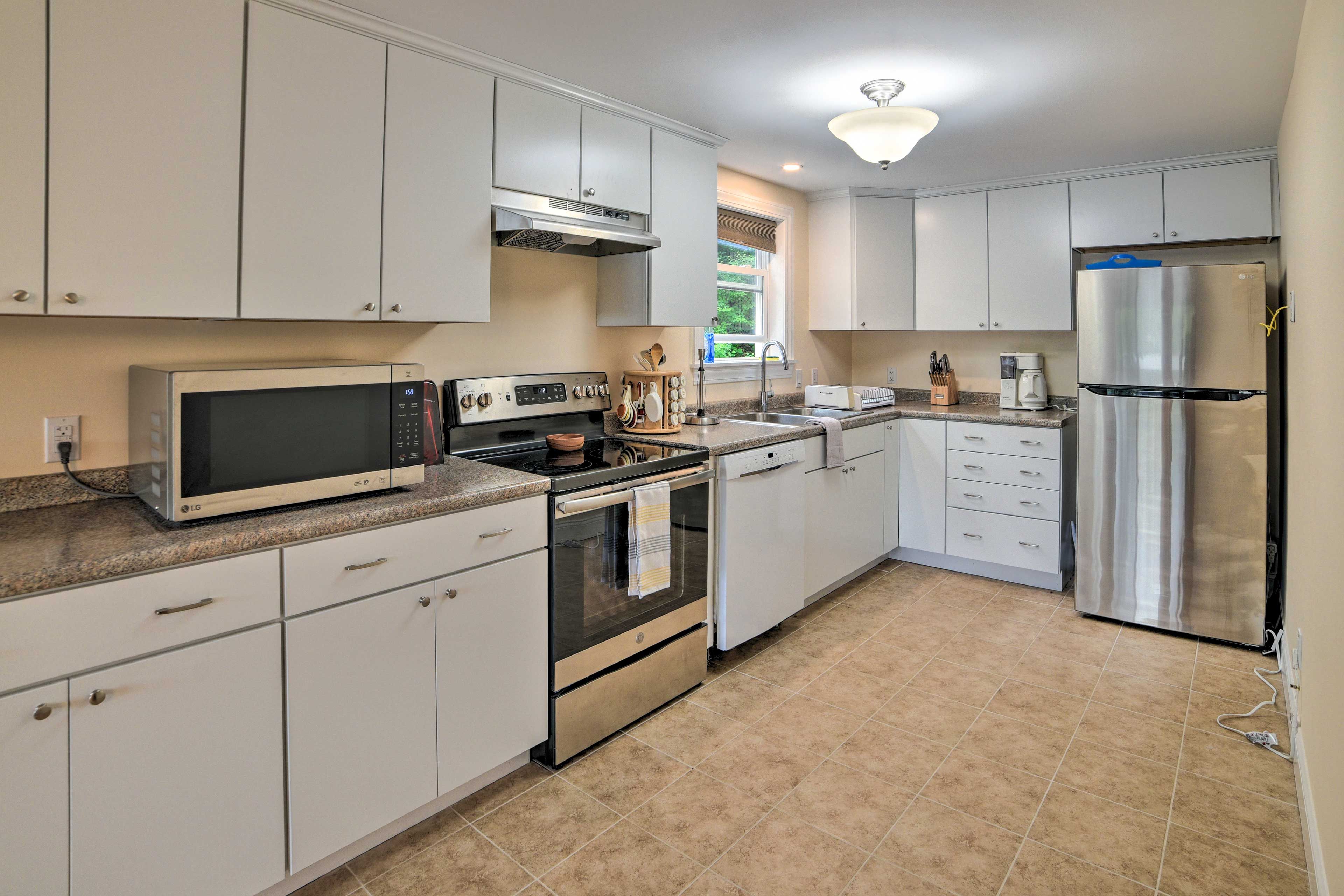 Kitchen | Coffee Maker | Cooking Basics | Complimentary Spices