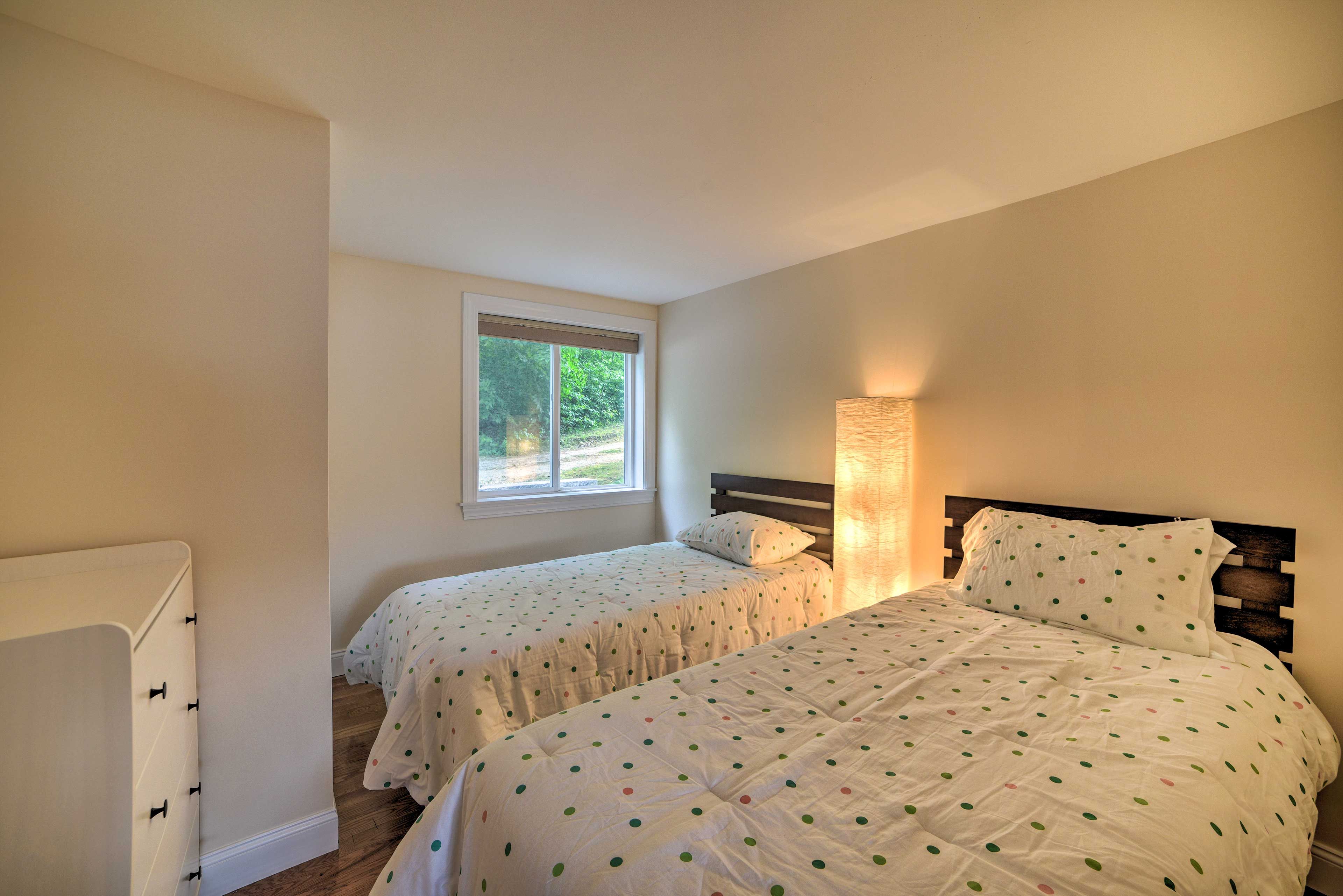 Bedroom 4 | Twin XL Bed | Twin Bed