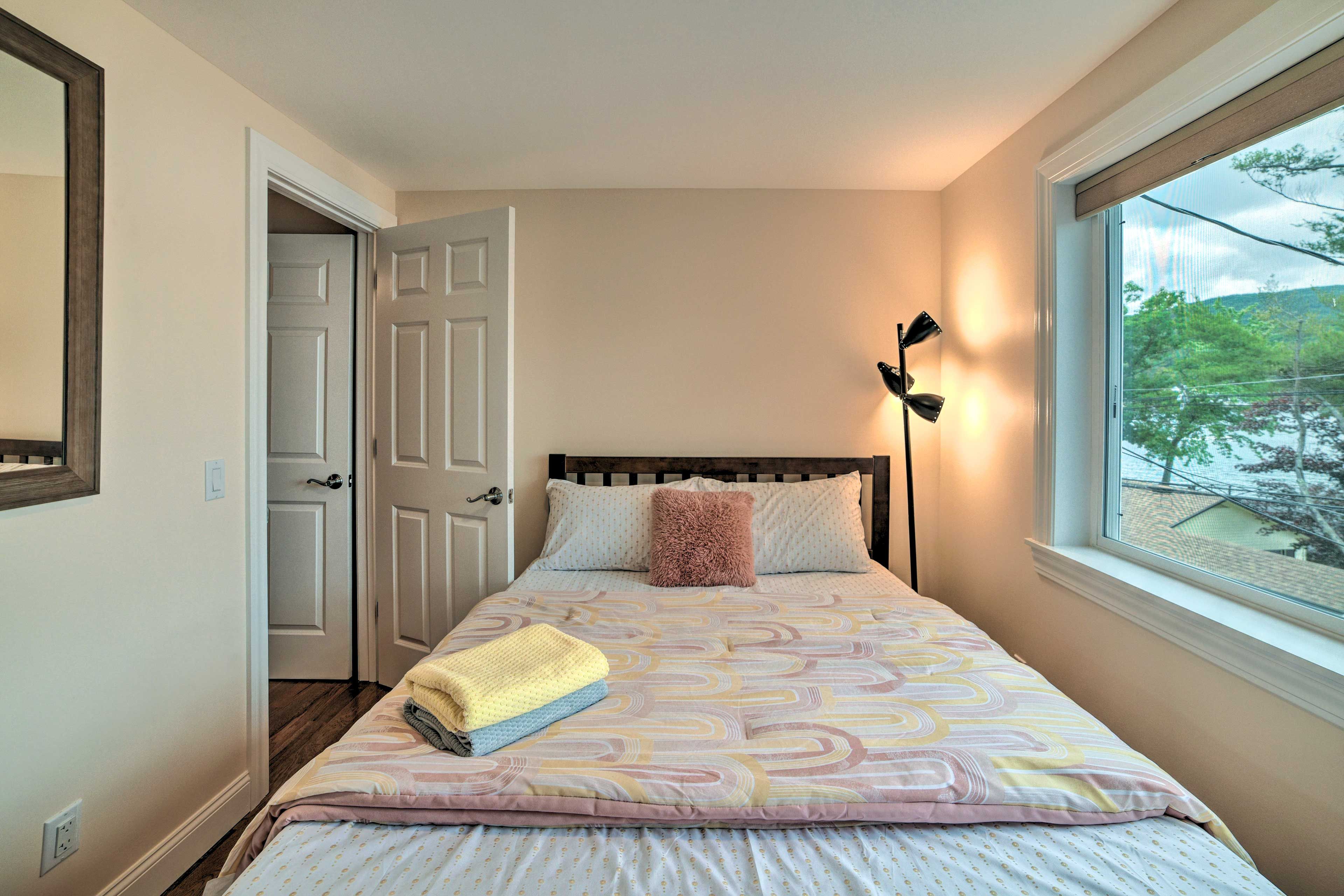 Bedroom 3 | Queen Bed | Central Heating