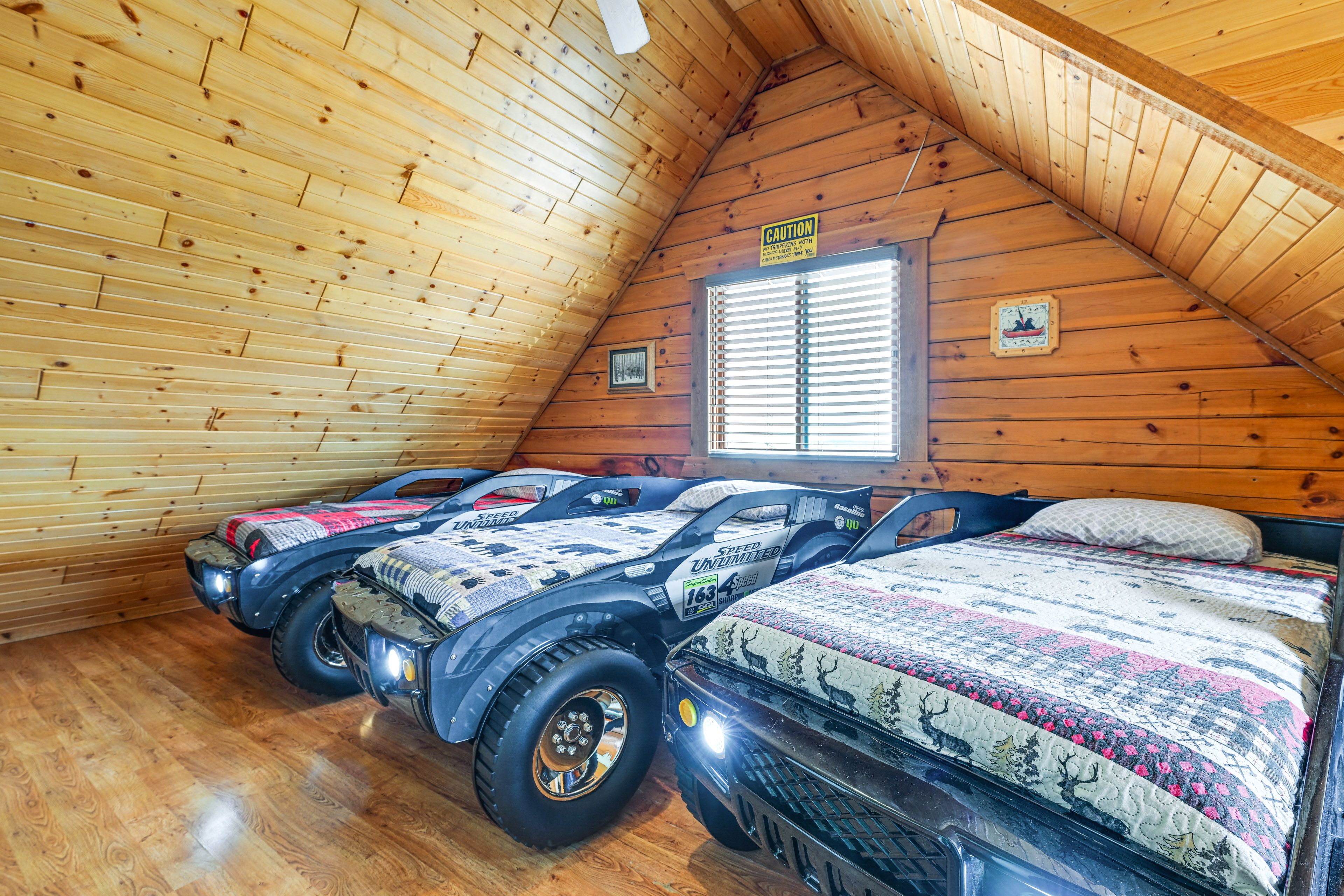 Loft | 3 Twin Beds | Smart TV w/ Netflix & Prime TV | 2nd Floor