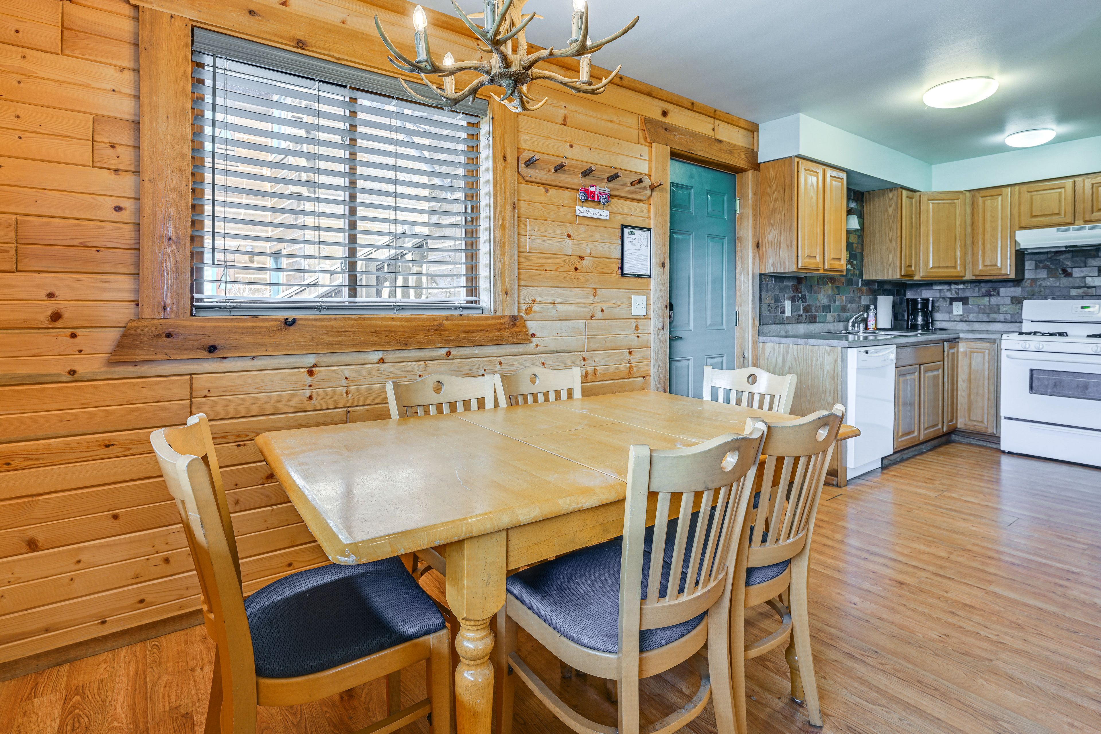Dining Room | Dishware & Flatware Provided