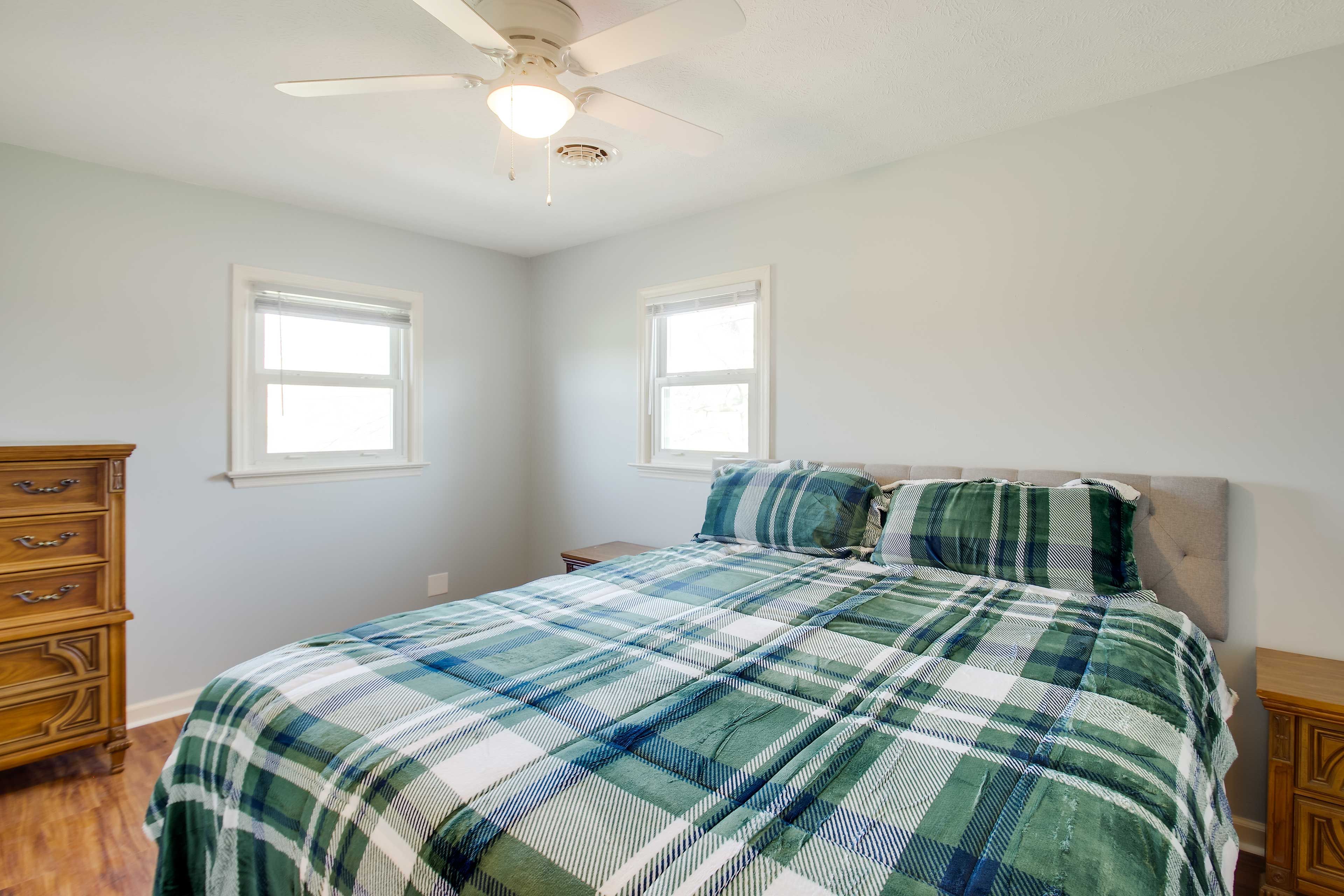 Bedroom 2 | King Bed