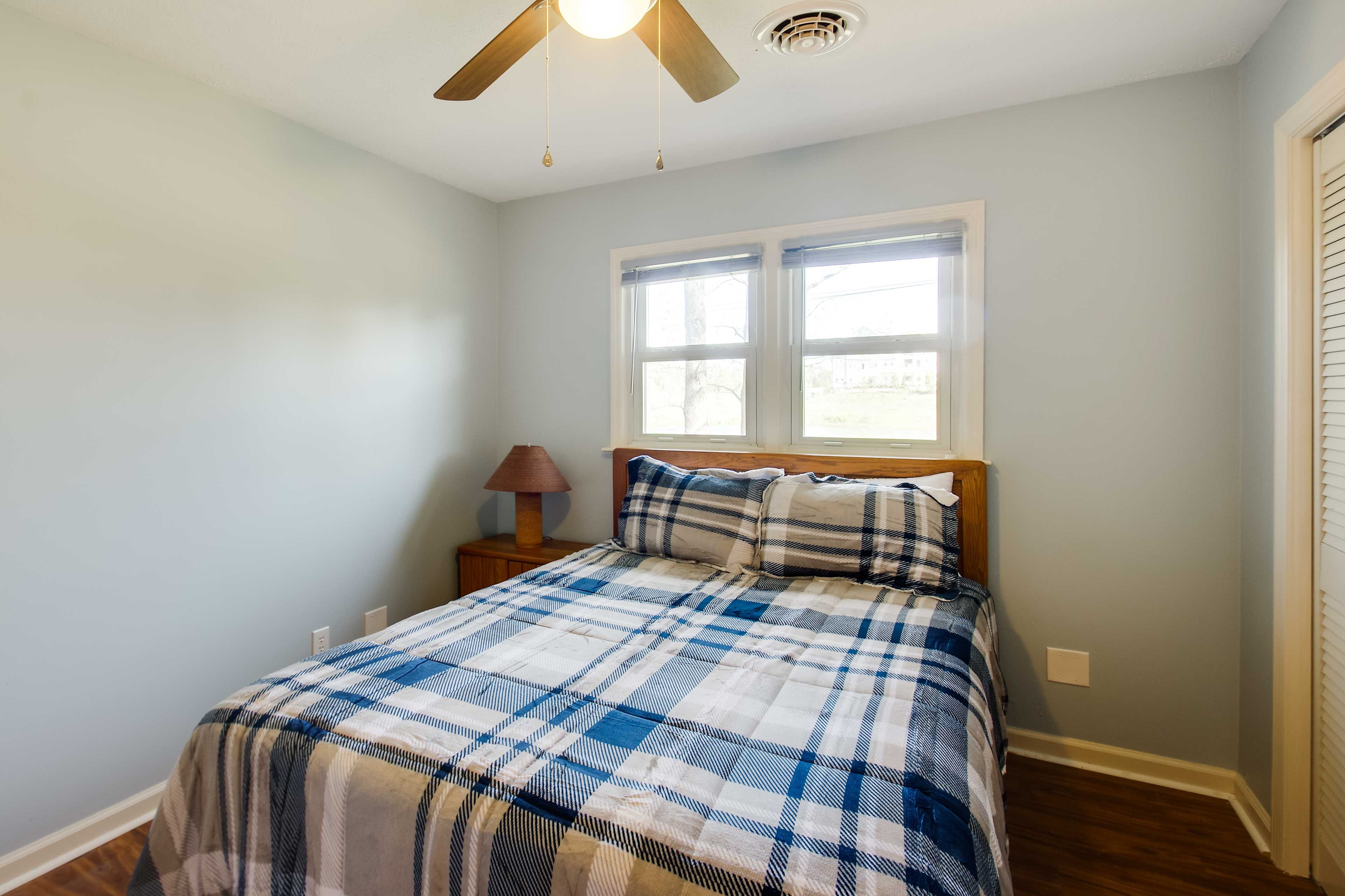 Bedroom 3 | Queen Bed