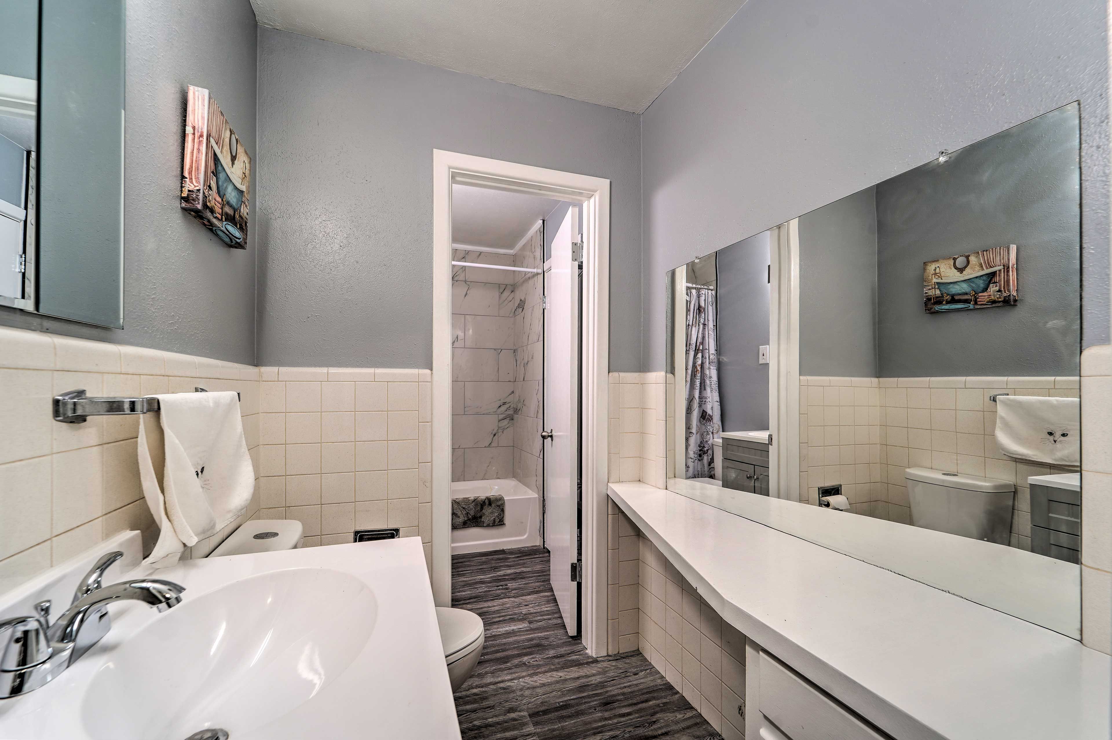En-Suite Bathroom | Complimentary Toiletries | Hair Dryer