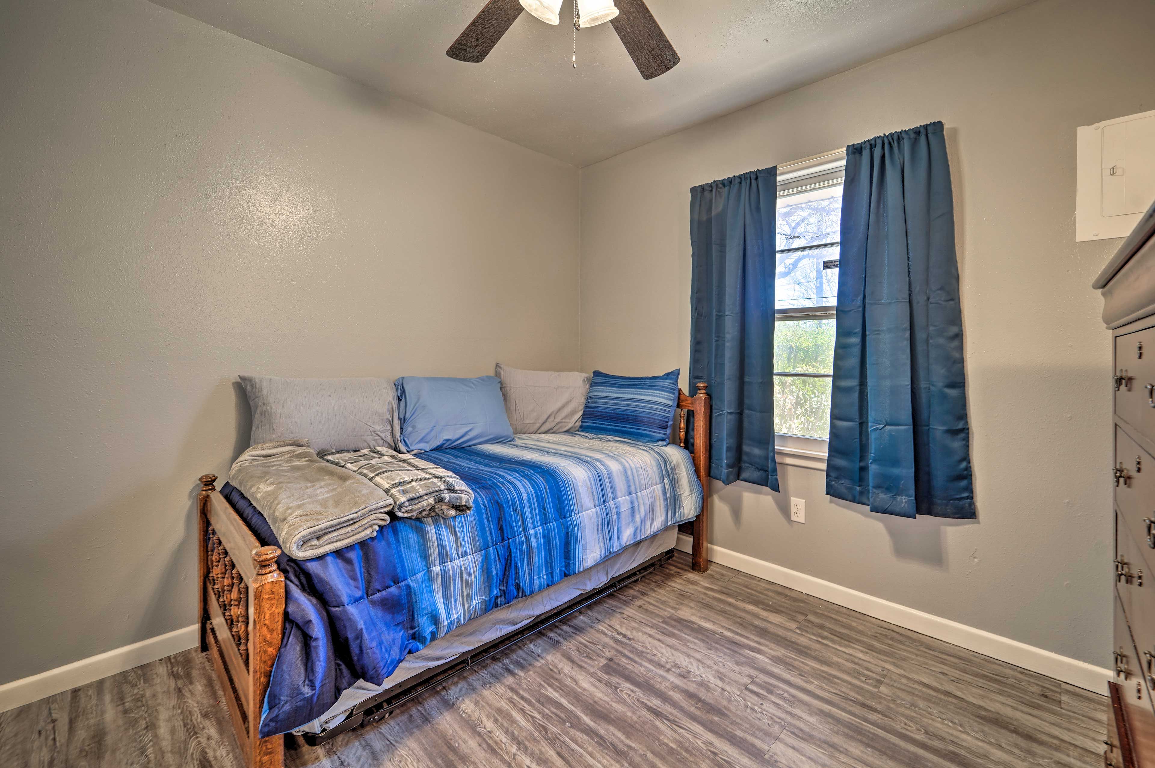 Bedroom 4 | Twin Bed w/ Twin Trundle