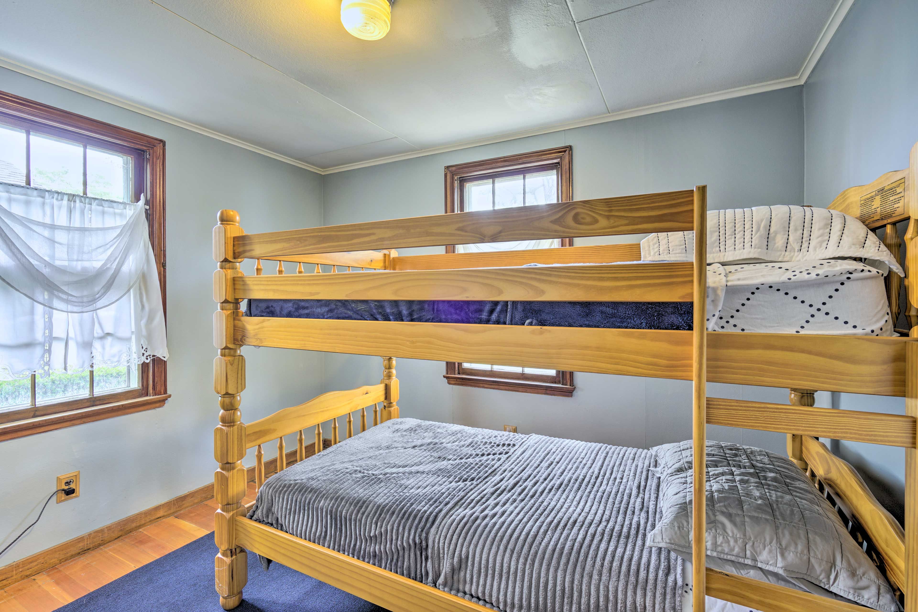 Bedroom 3 | Twin Bunk Beds