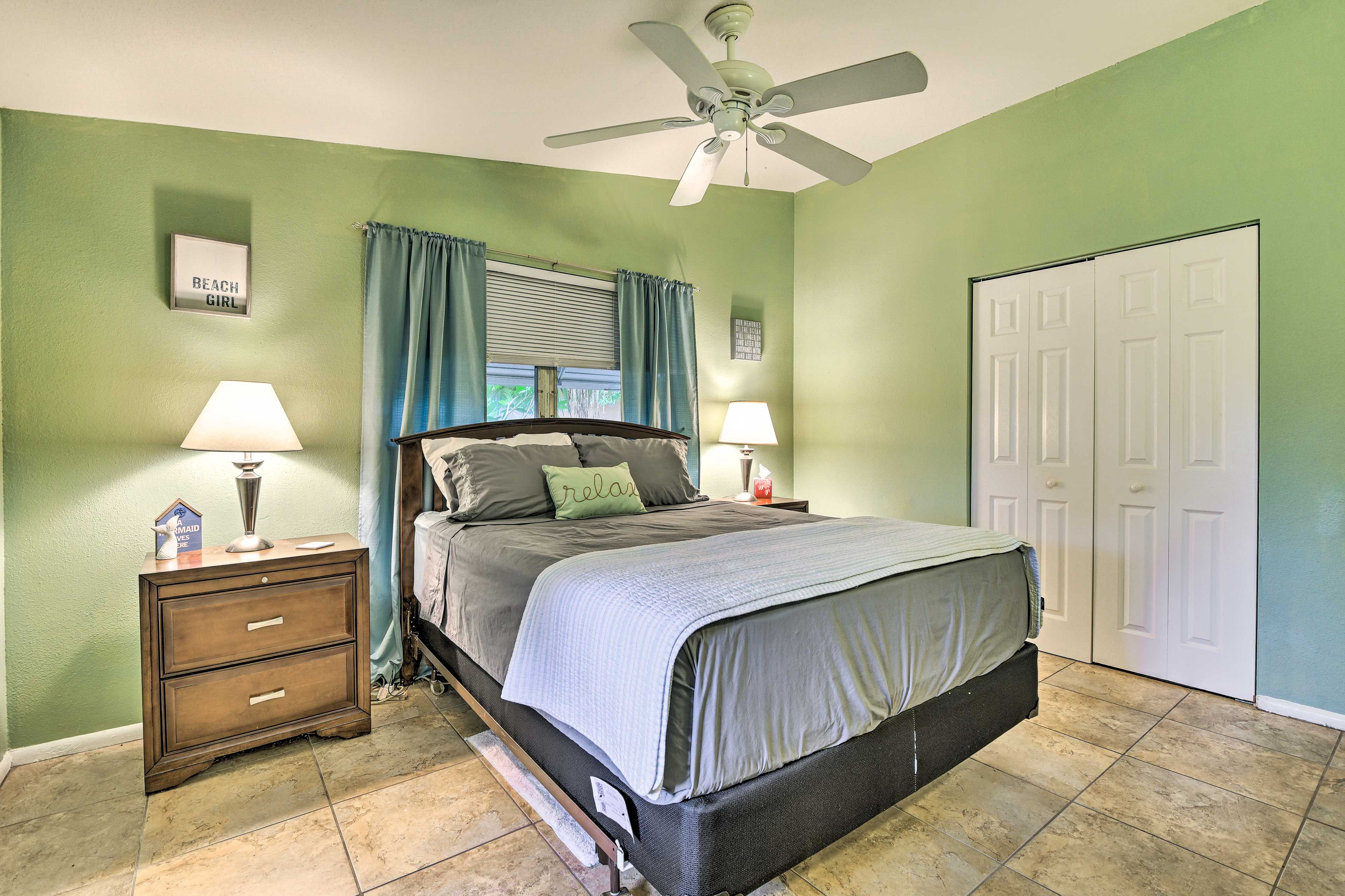 Bedroom 1 | Queen Bed | Linens Provided