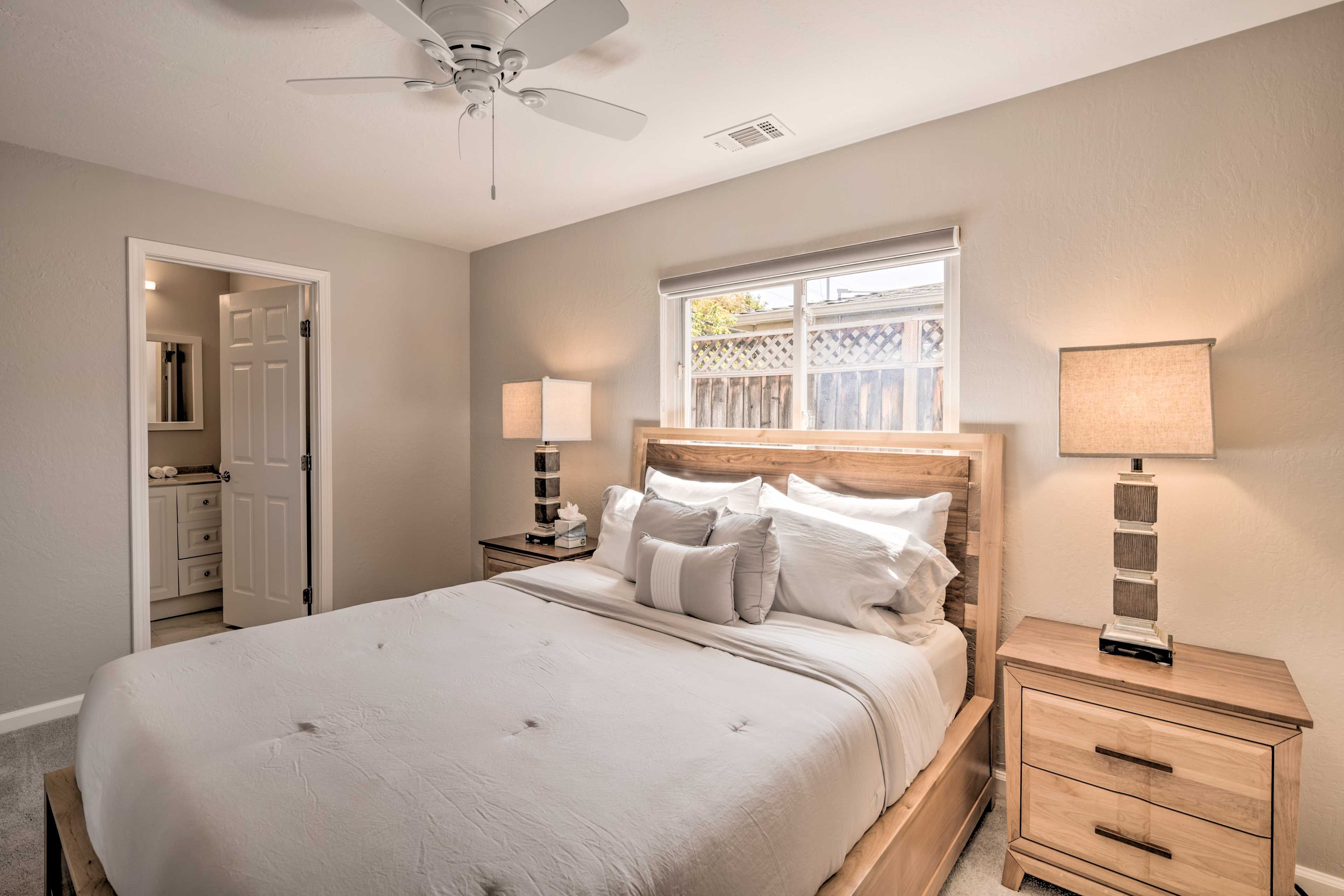 Bedroom 2 | Queen Bed