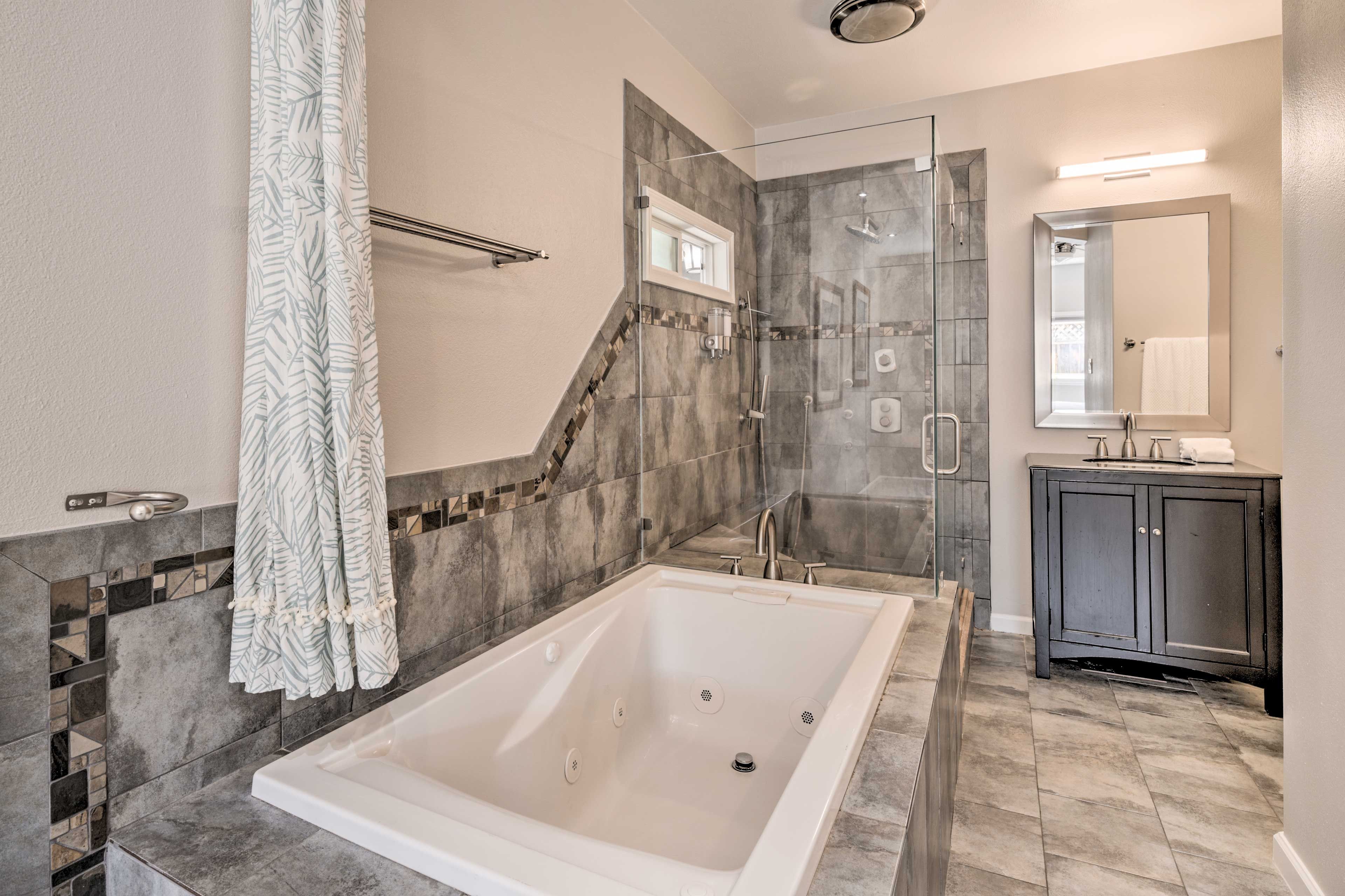 Full En-Suite Bathroom