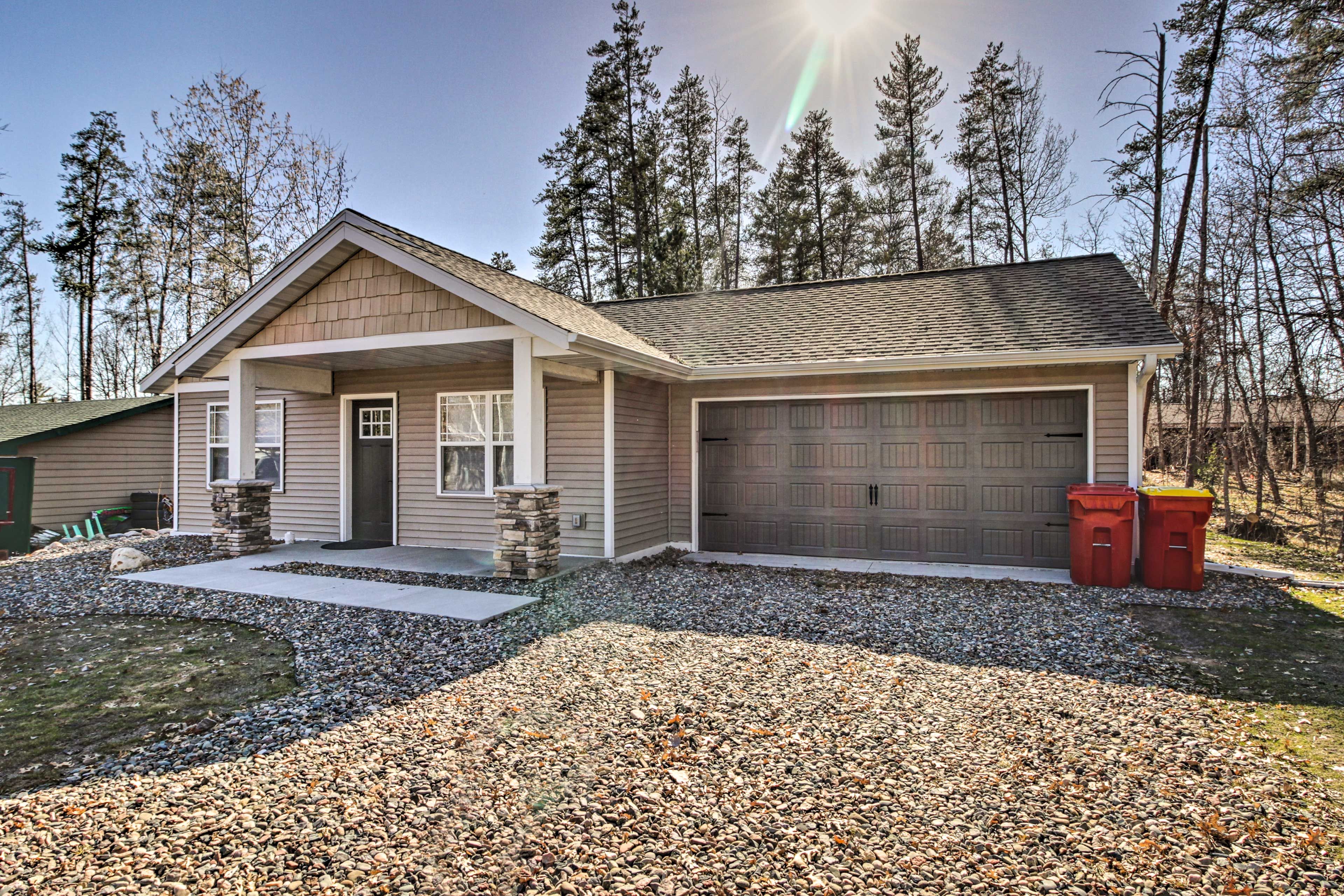 Parking | Driveway (6 Vehicles) | Trailer Parking | No Garage Access