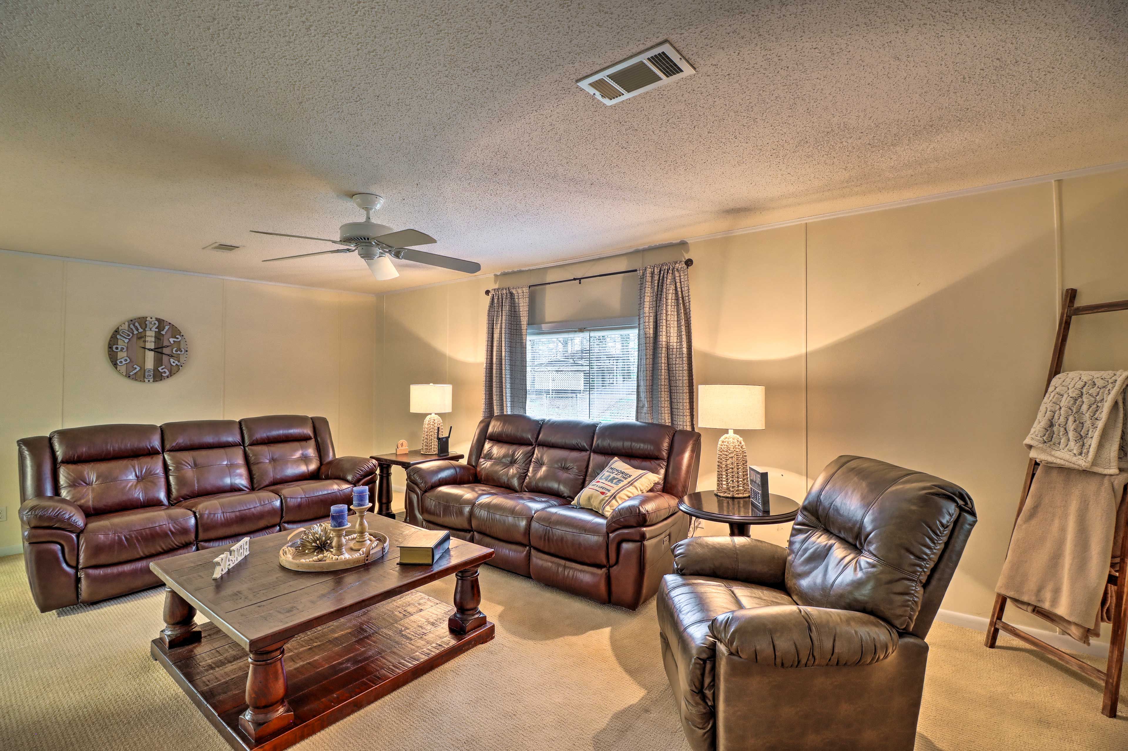 Living Room | Free WiFi