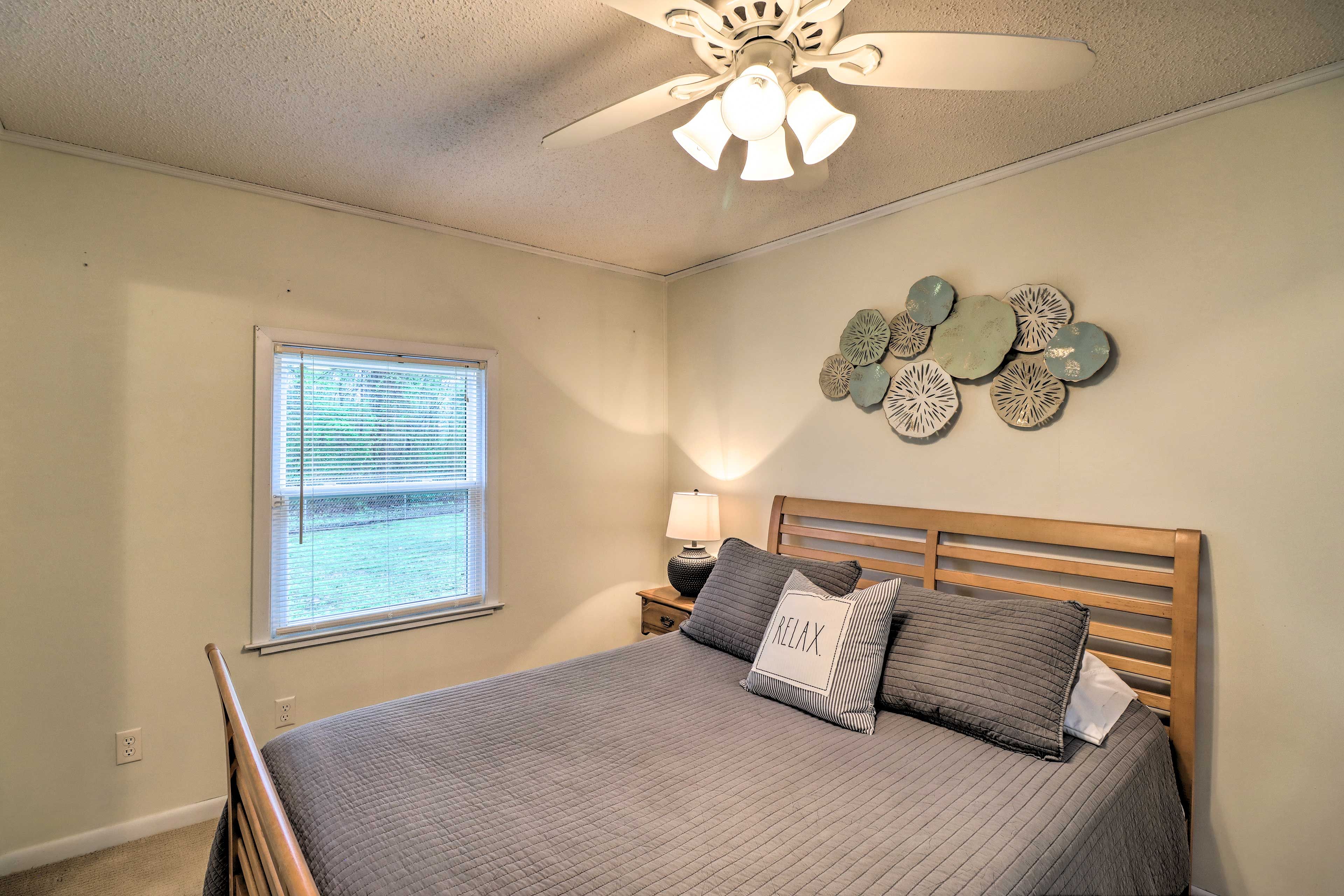 Bedroom 2 | Queen Bed