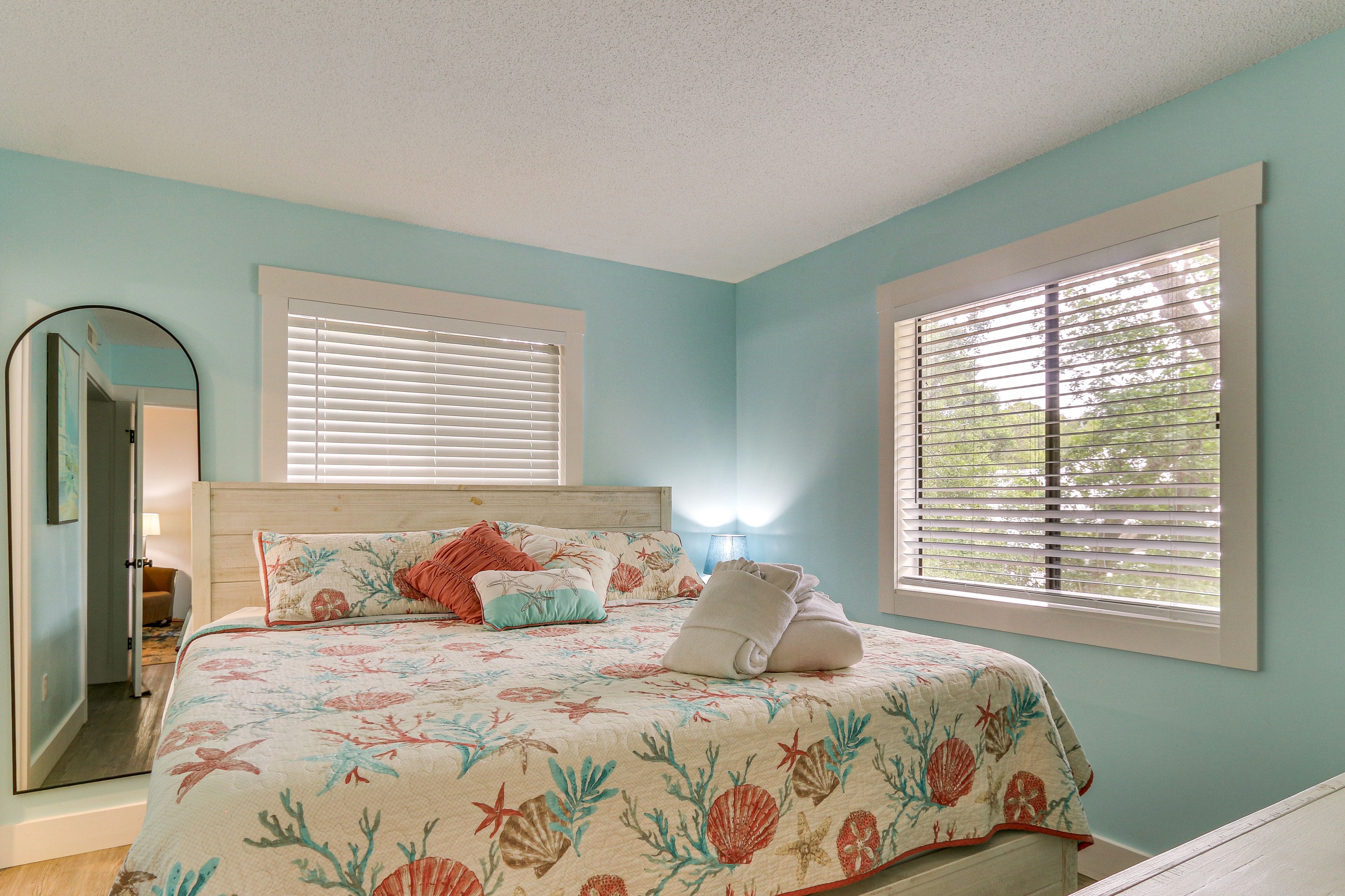 Bedroom 1 | King Bed | Linens Provided