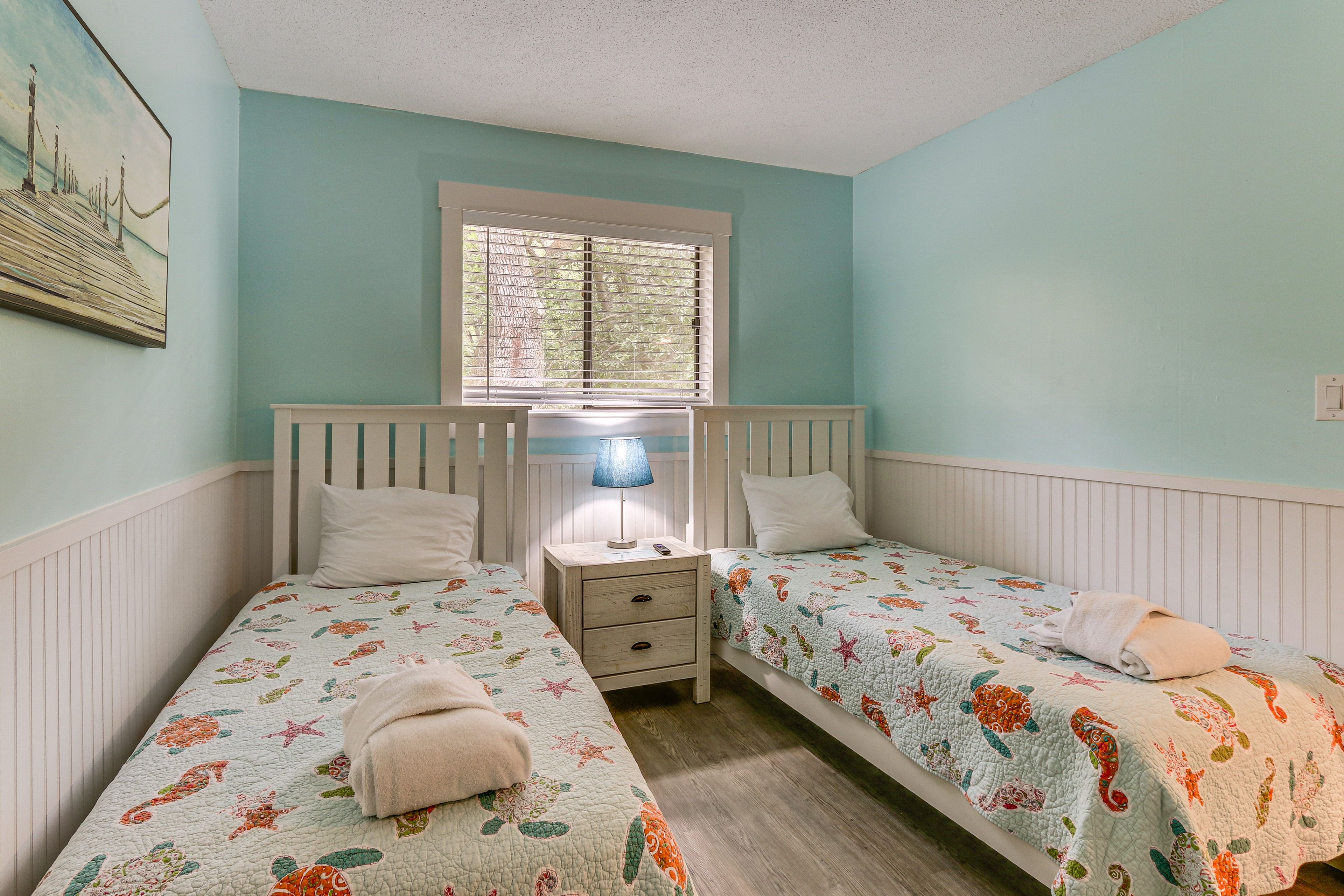 Bedroom 2 | 2 Twin Beds