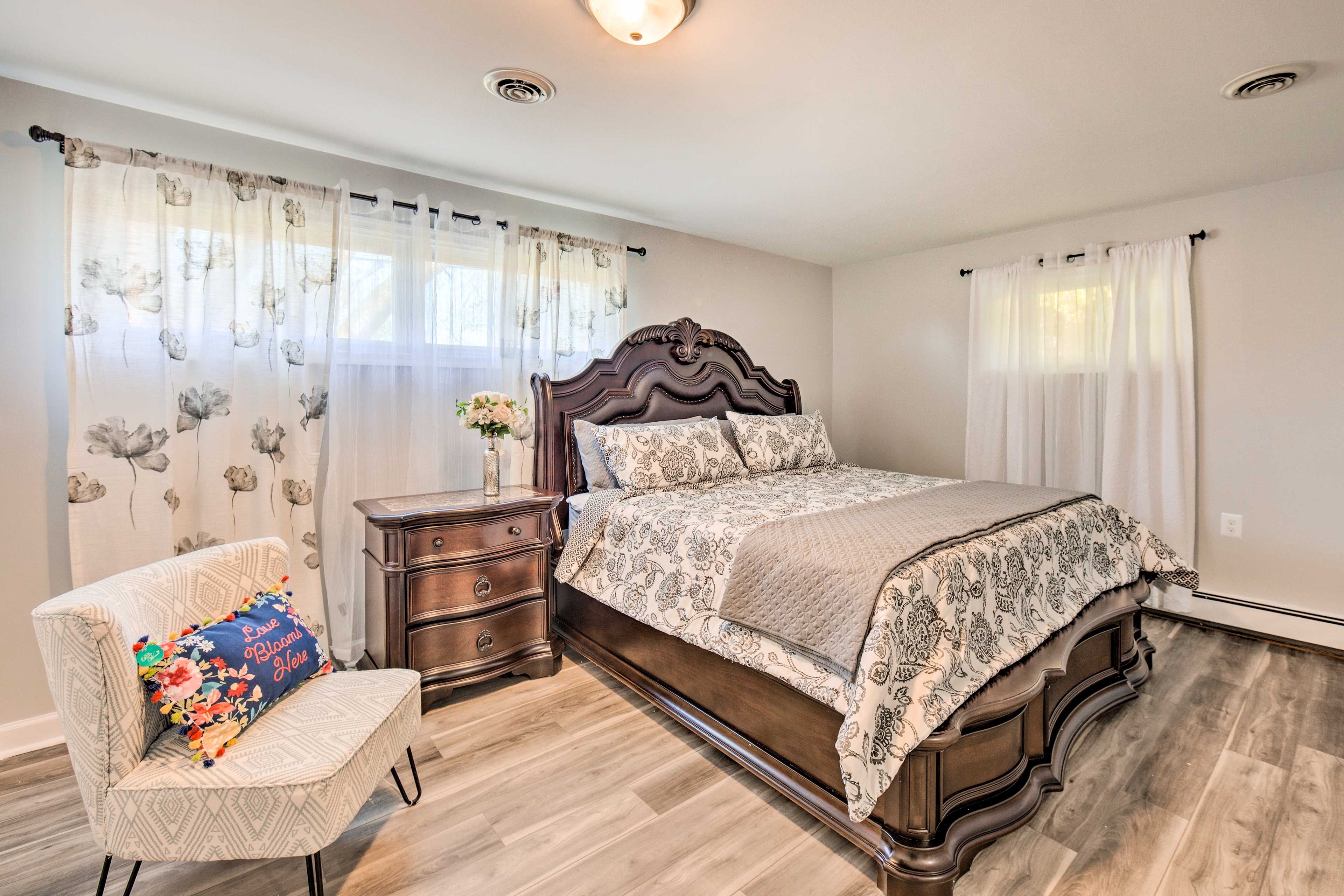 Bedroom Suite 1 | King Bed | Main Level
