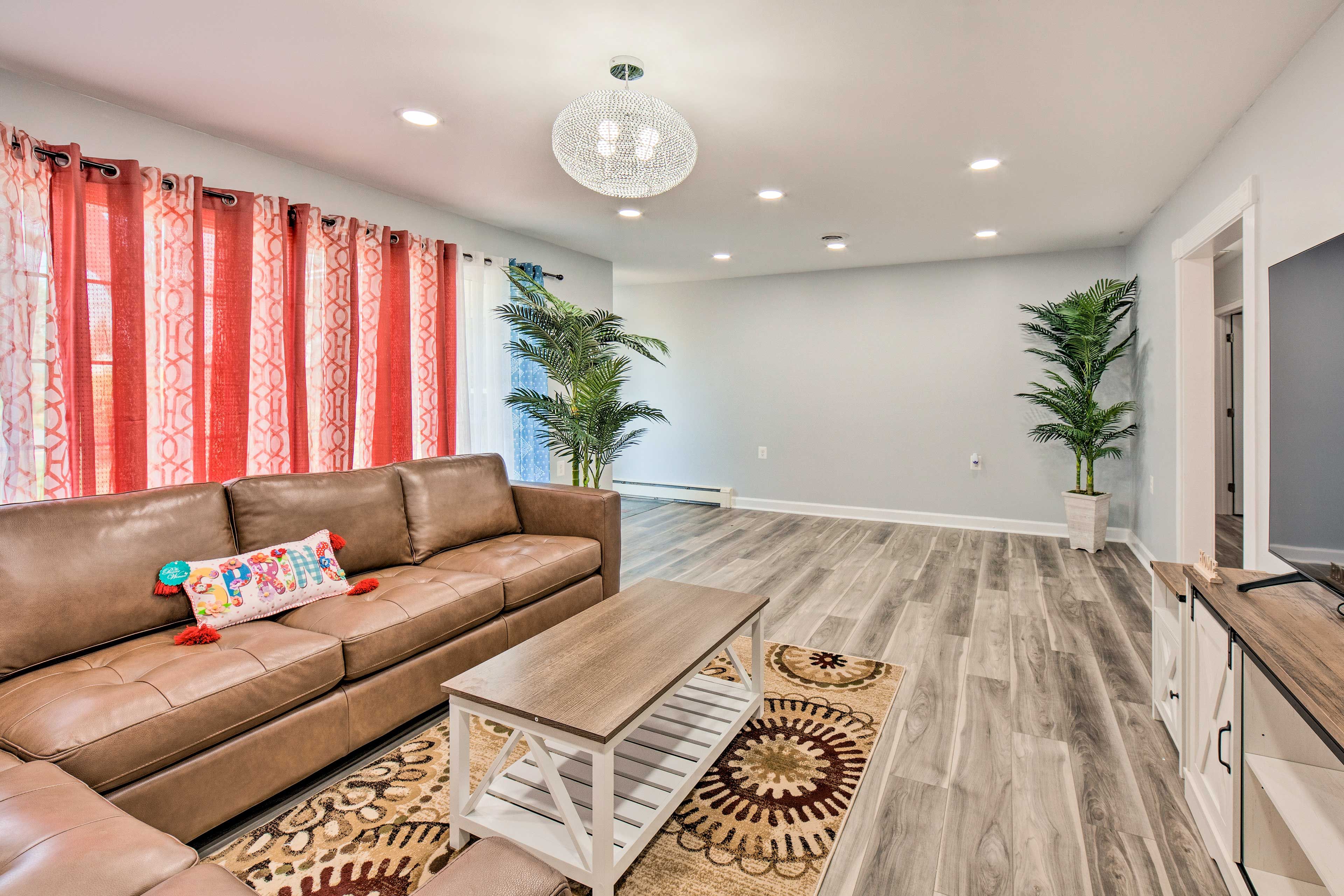 Living Area | Central Air Conditioning/Heating