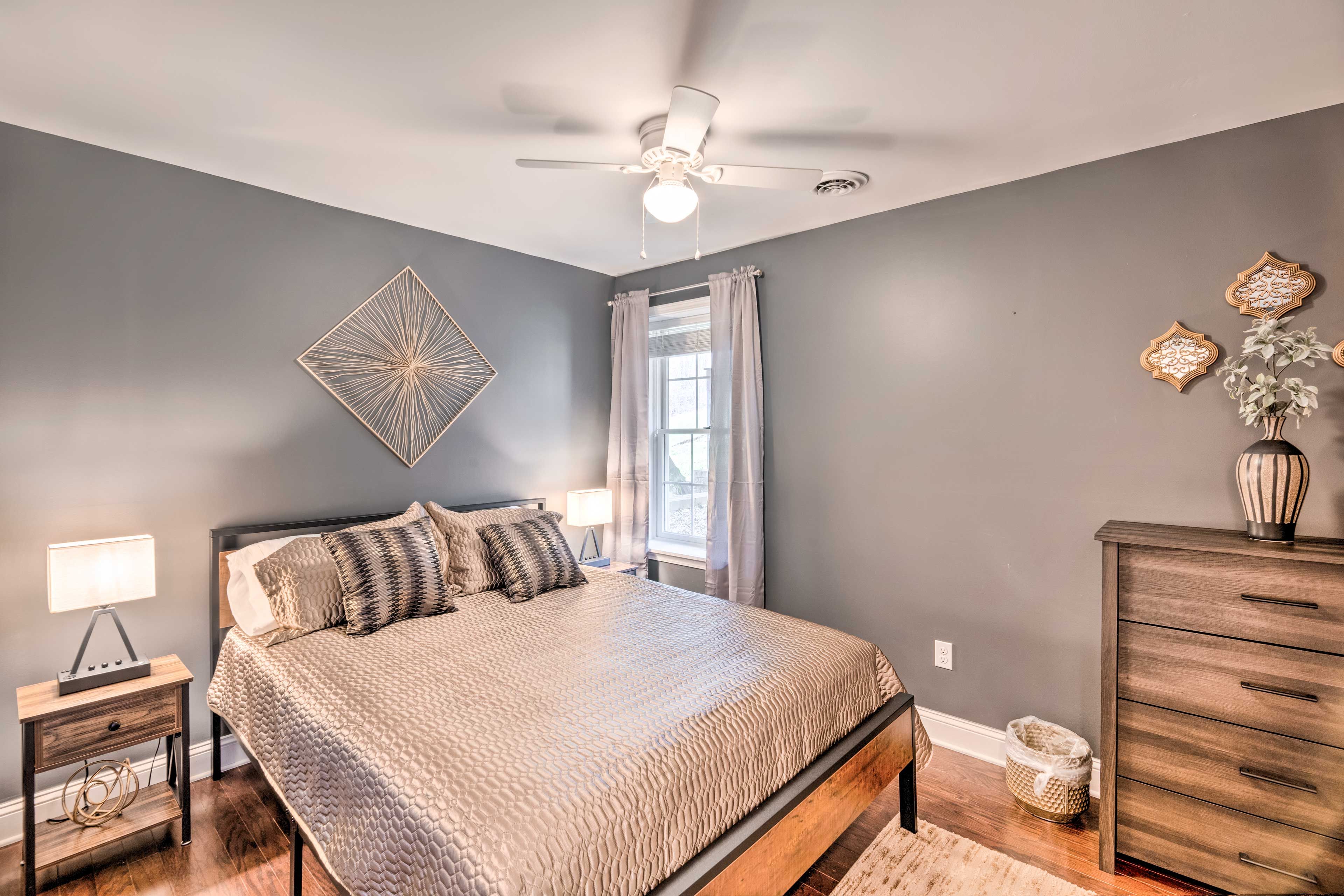 Bedroom 2 | Queen Bed