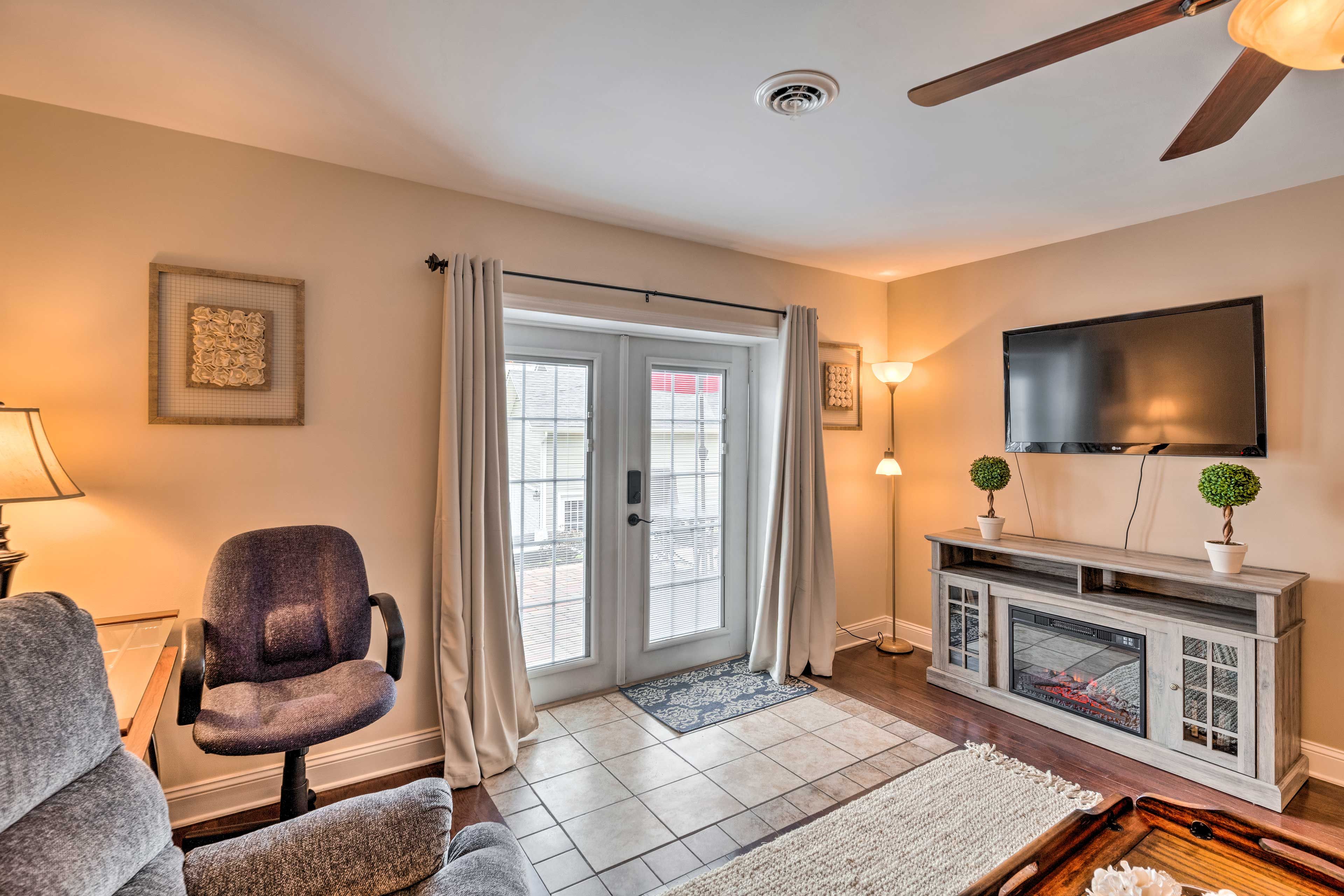 Living Room | Smart TV | Electric Fireplace