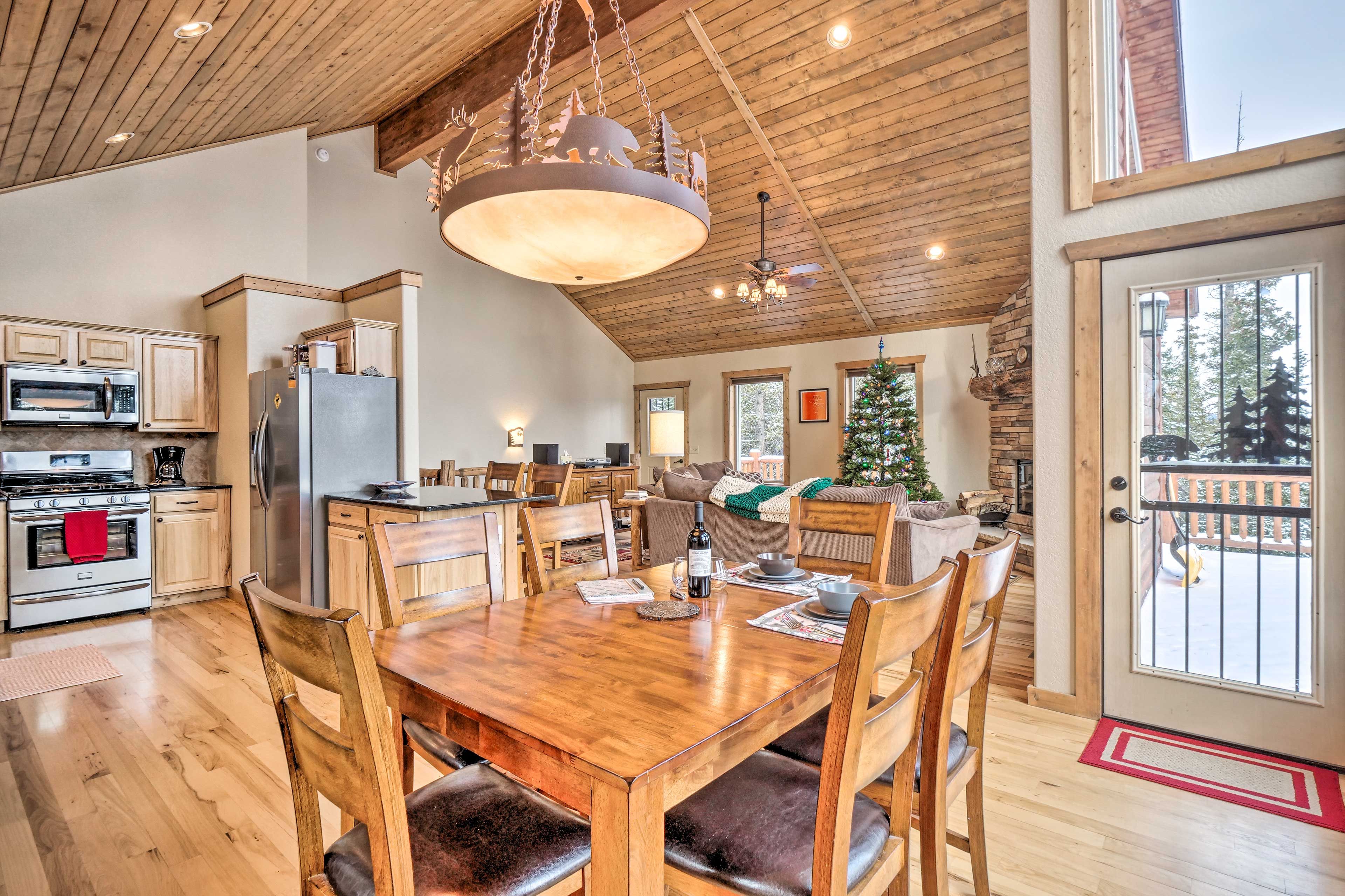 Dining Room | Central Heating | Board Games & Books