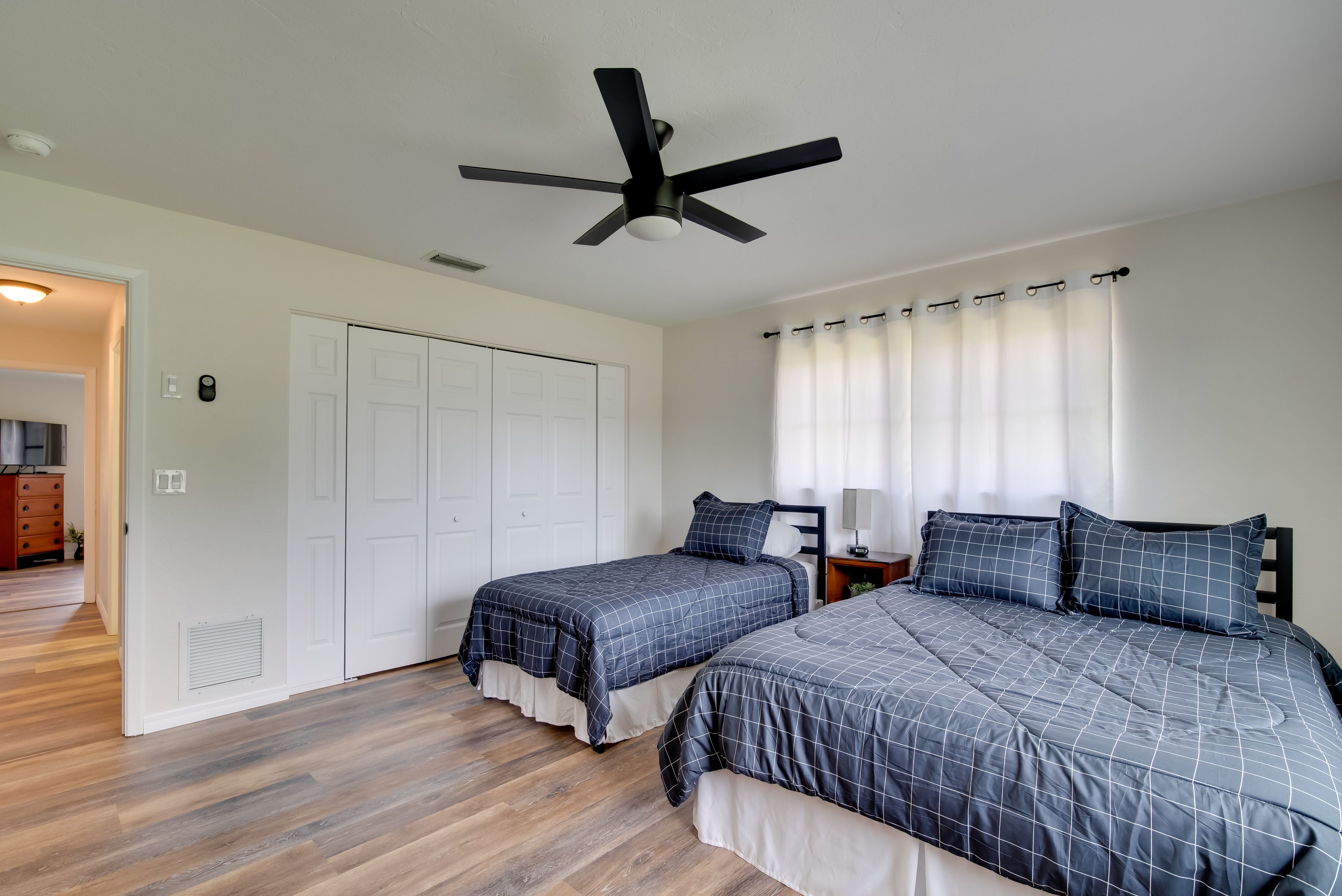 Bedroom 3 | Queen Bed | Twin Bed