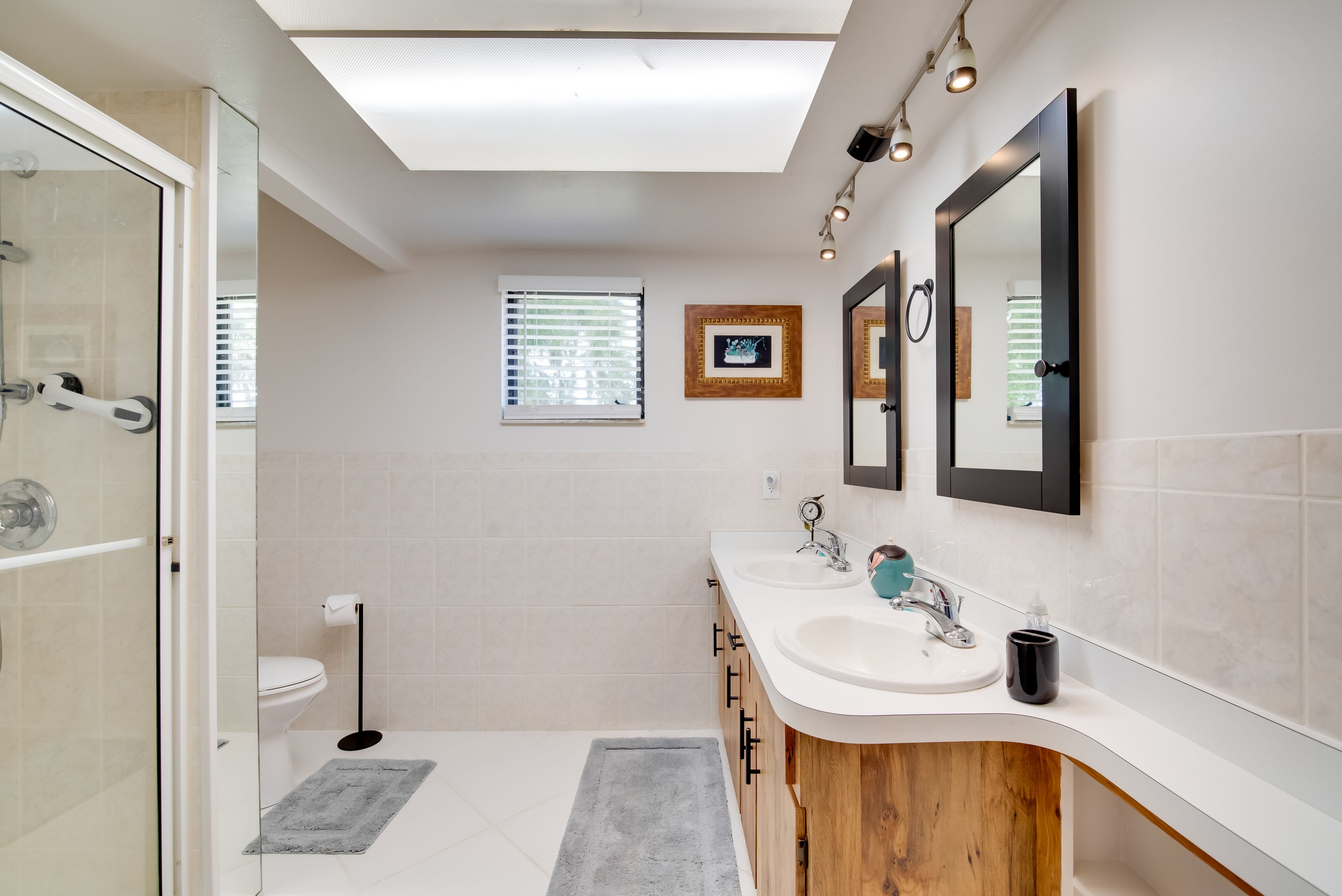 En-Suite Bathroom | Towels Provided