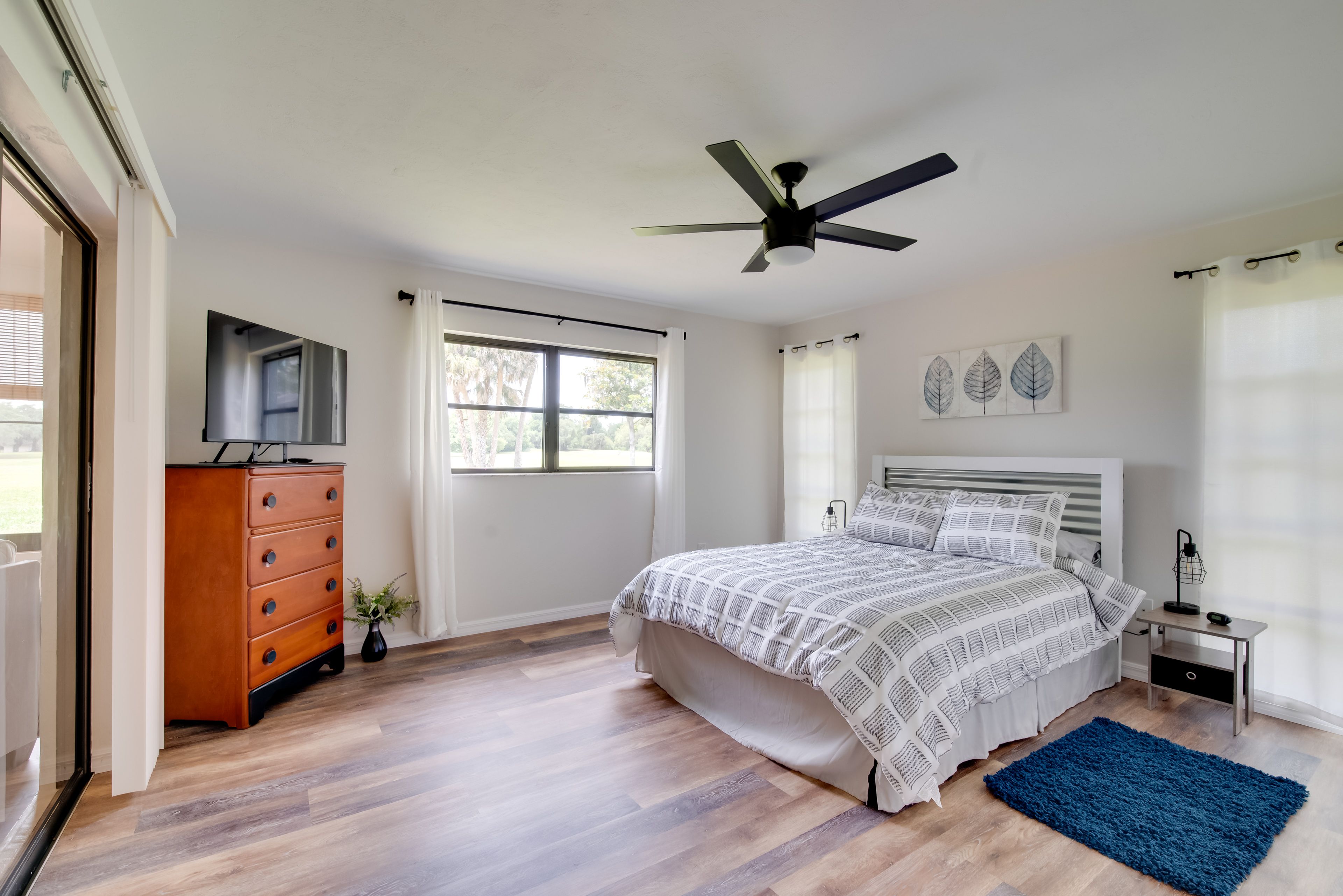 Bedroom 2 | Queen Bed
