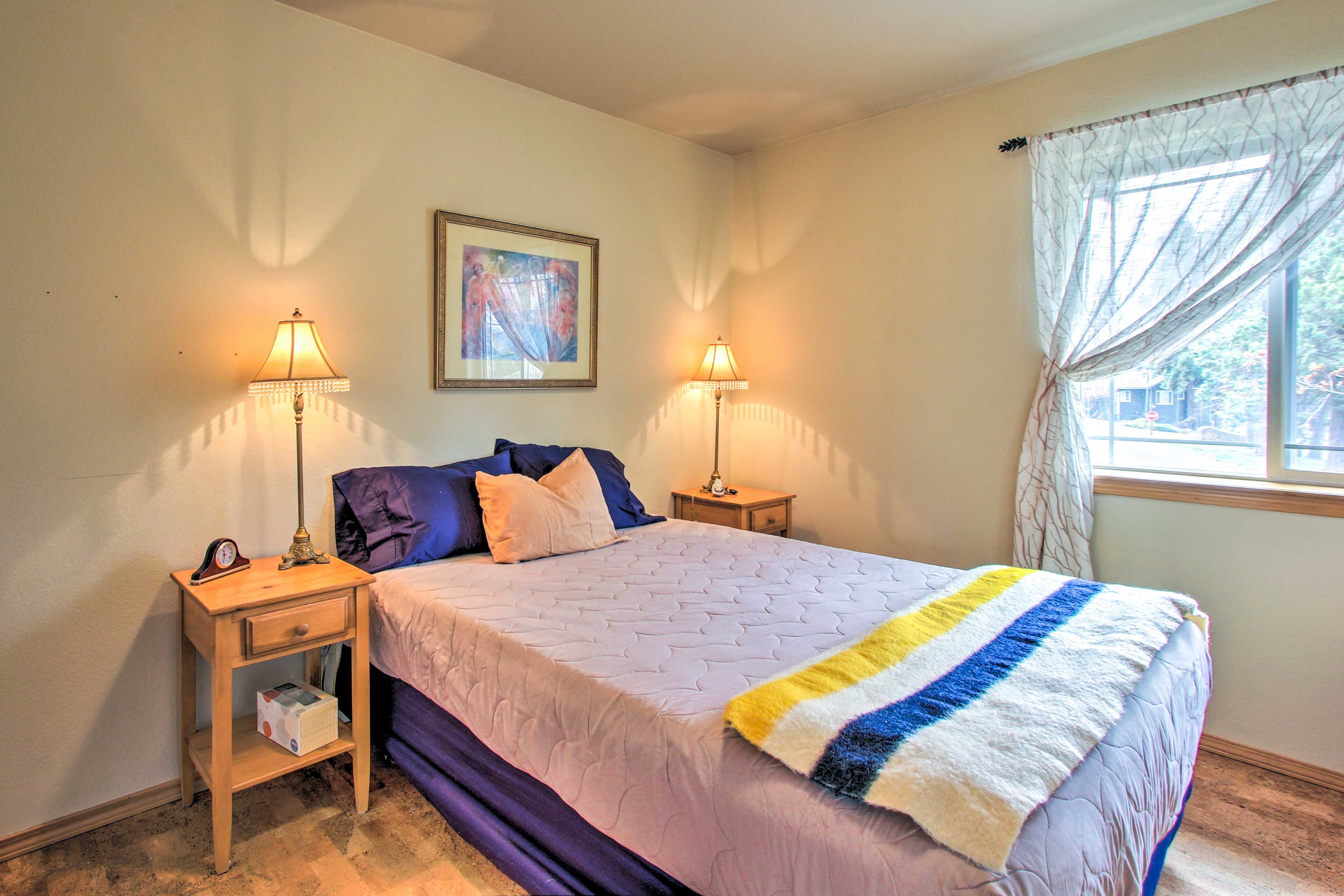 Bedroom 2 | 2nd Floor | Queen Bed