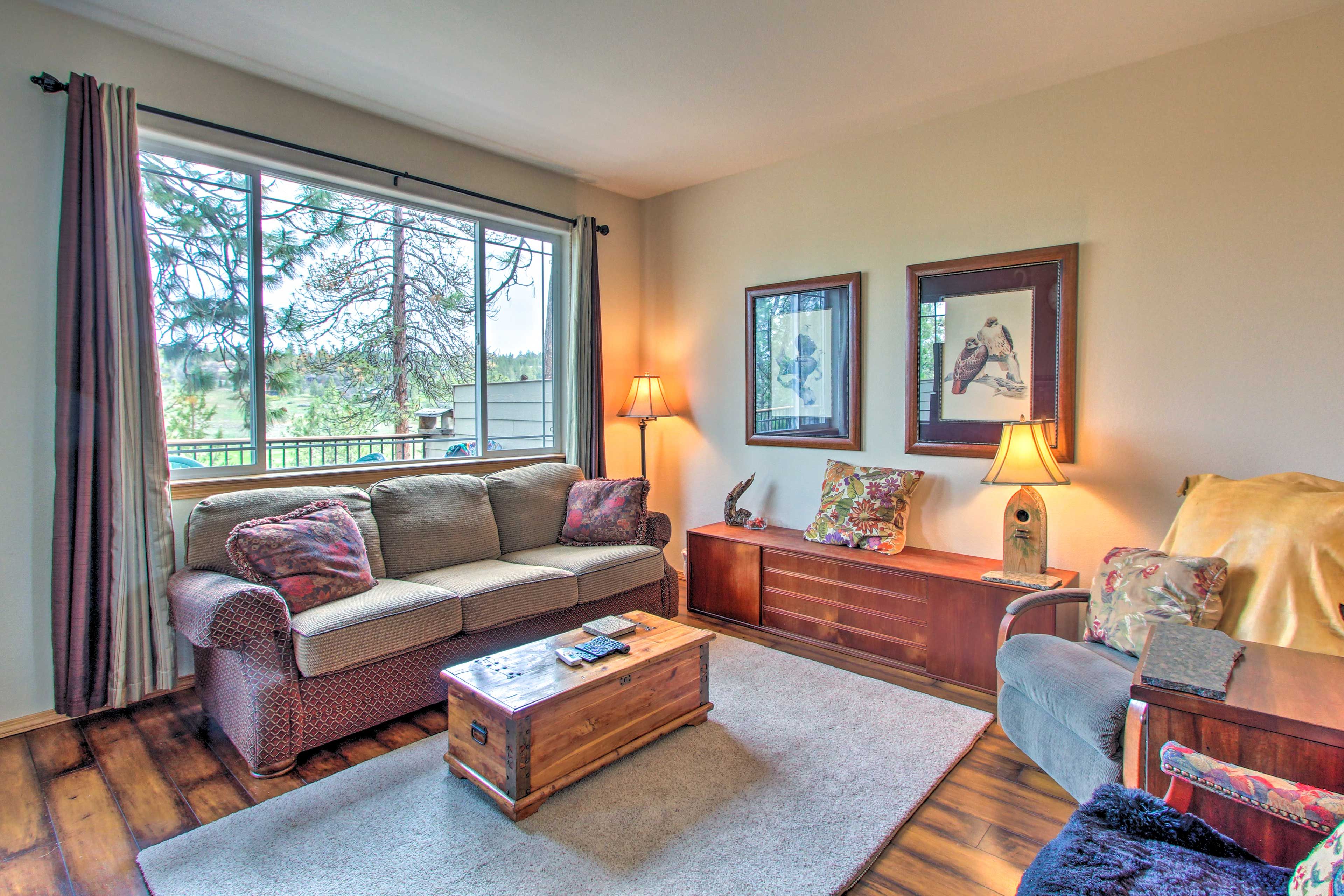 Living Room | Free WiFi