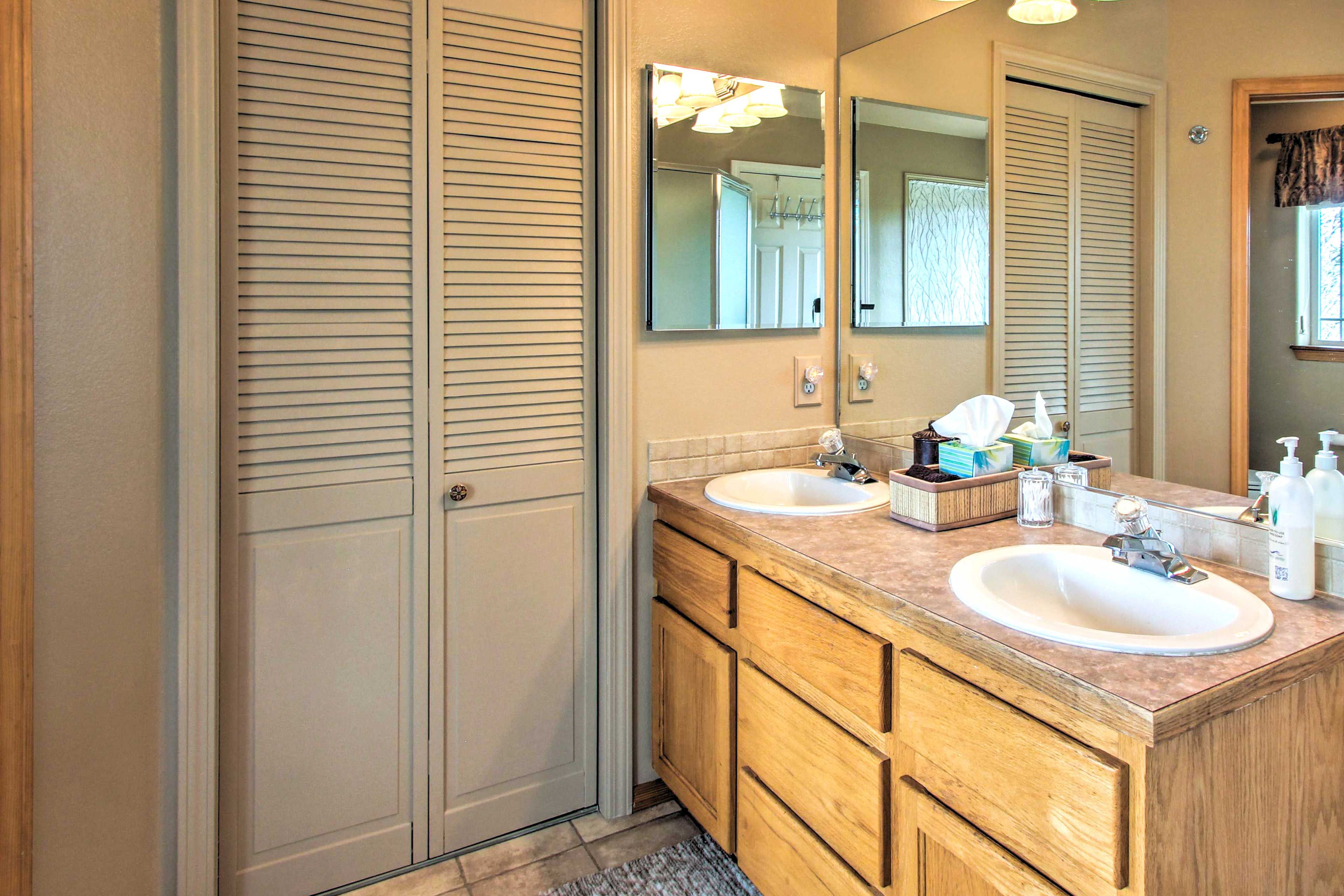 En-Suite Bathroom